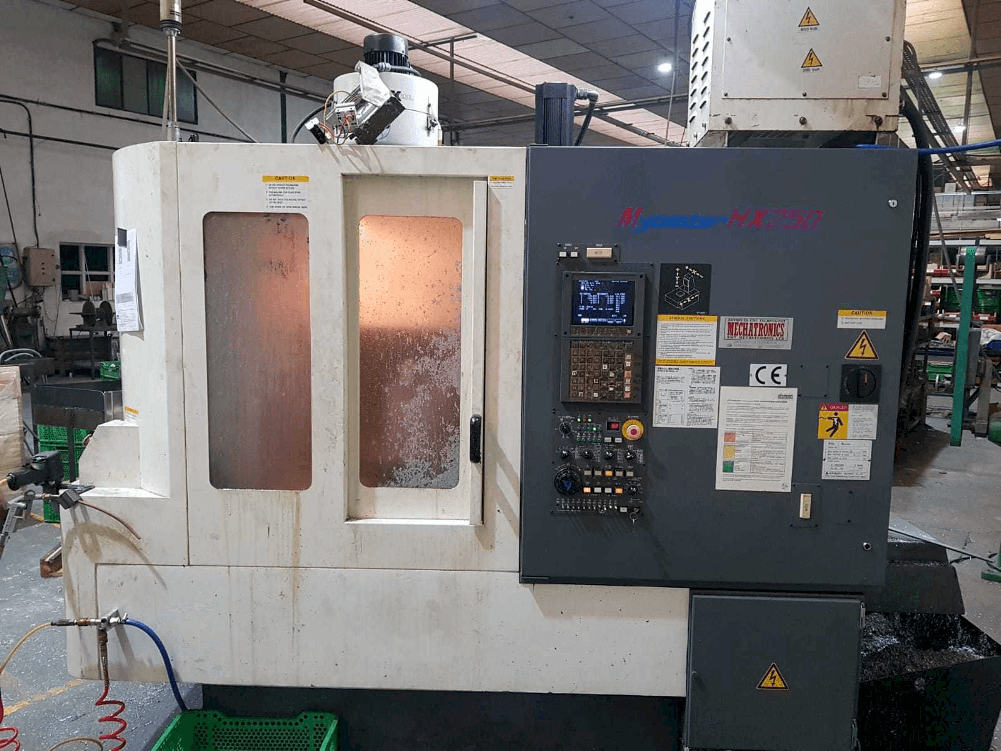 A Kitamura Mycenter HX250 gép elölnézete