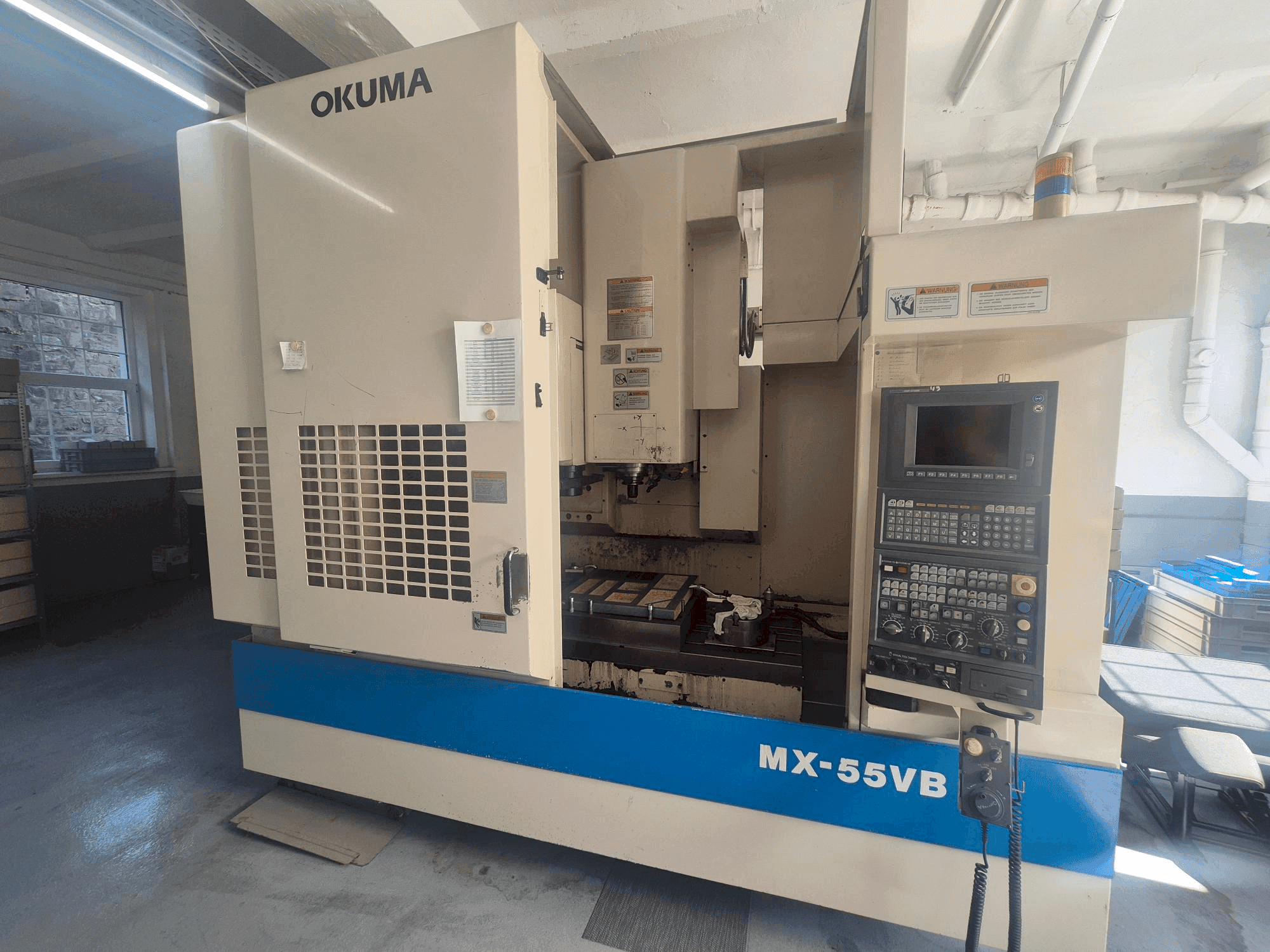 A Okuma MX-55VB gép elölnézete