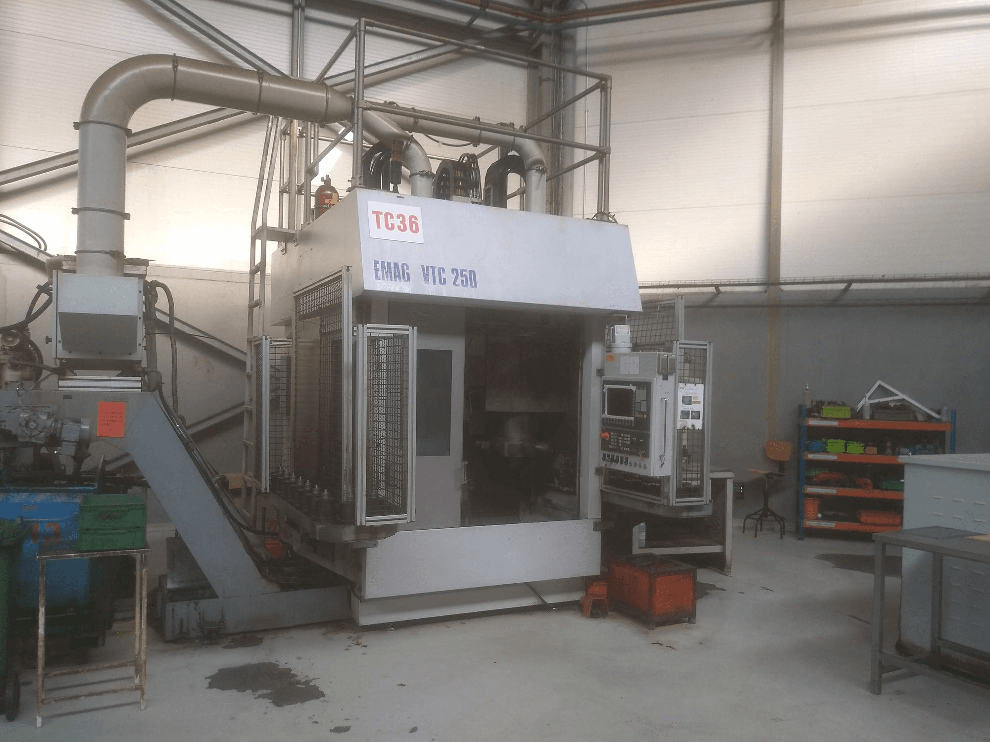 A EMAG VTC 250 gép elölnézete