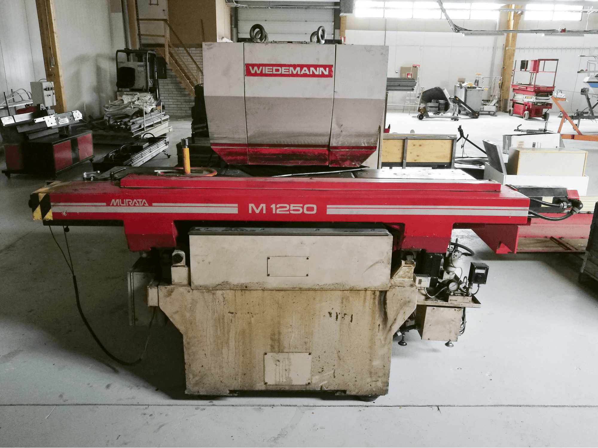 A Murata Wiedemann M-1250 gép elölnézete