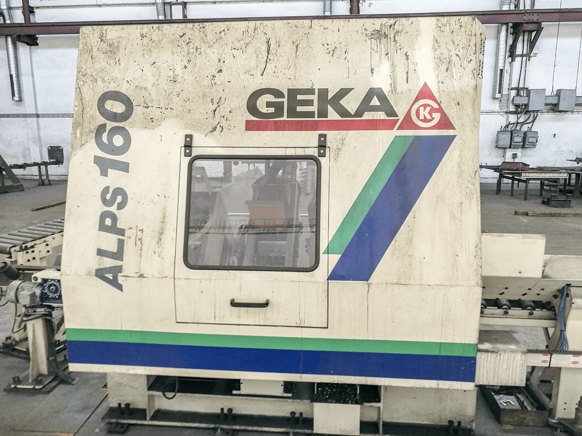 A GEKA ALPS-150 gép elölnézete