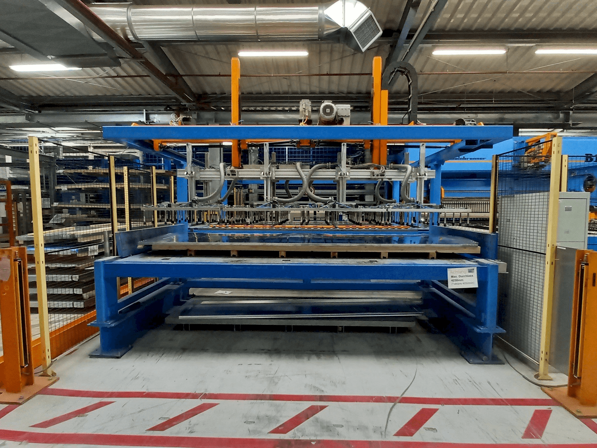 A Weinbrenner B 12 gép elölnézete