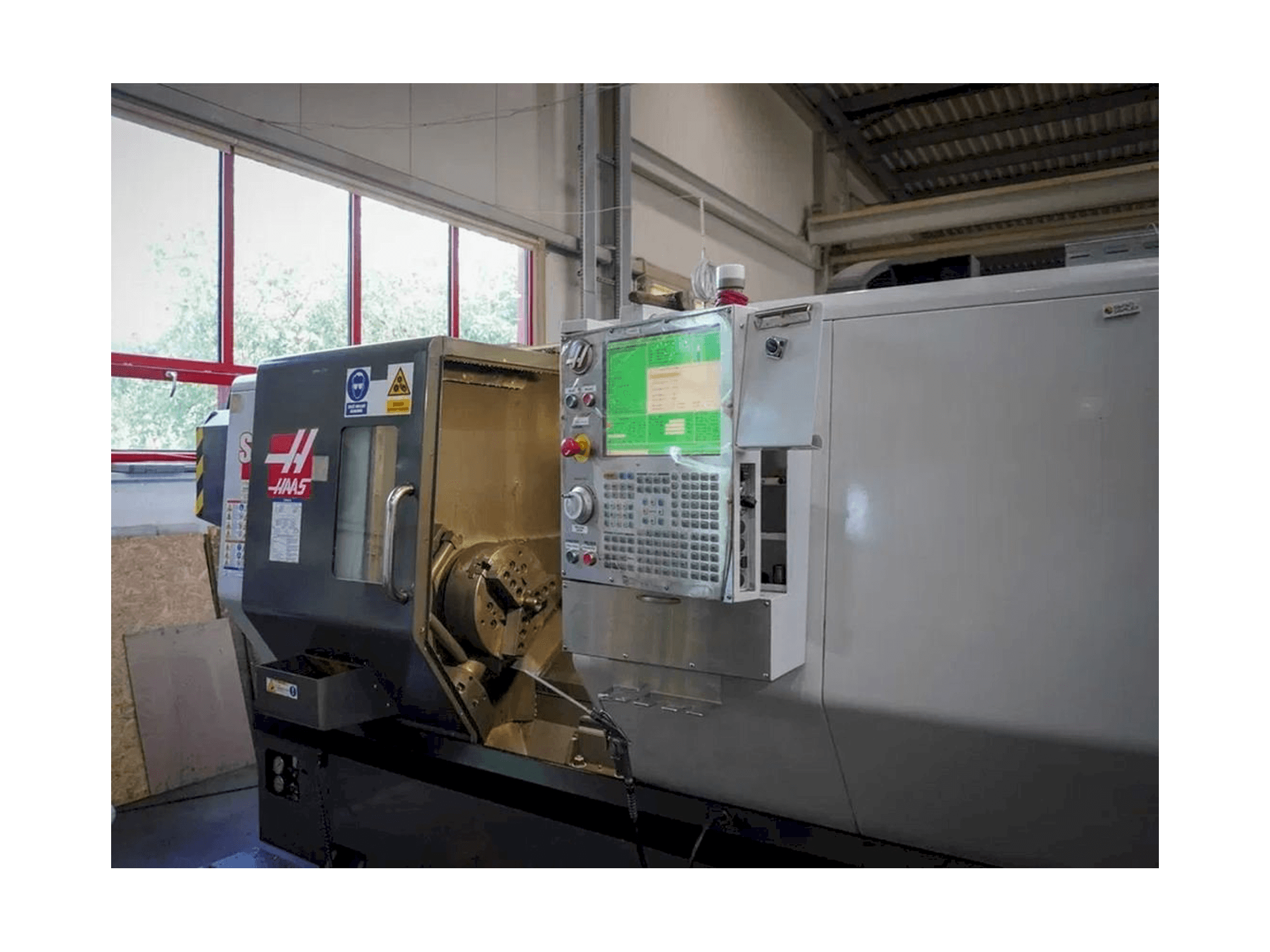 A HAAS ST-30 gép elölnézete