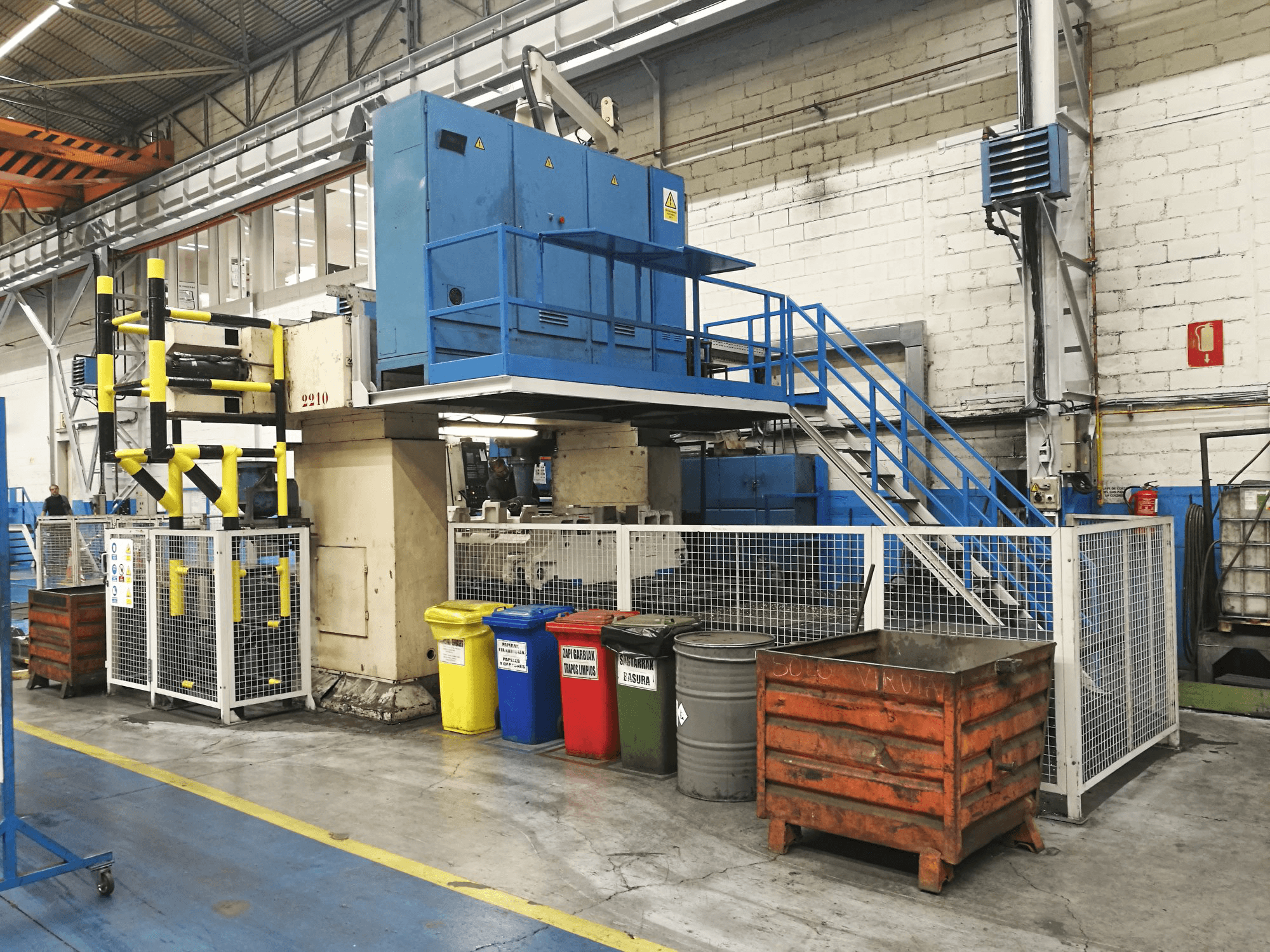 A DYE FPF-2-C-N/C gép bal oldali nézete