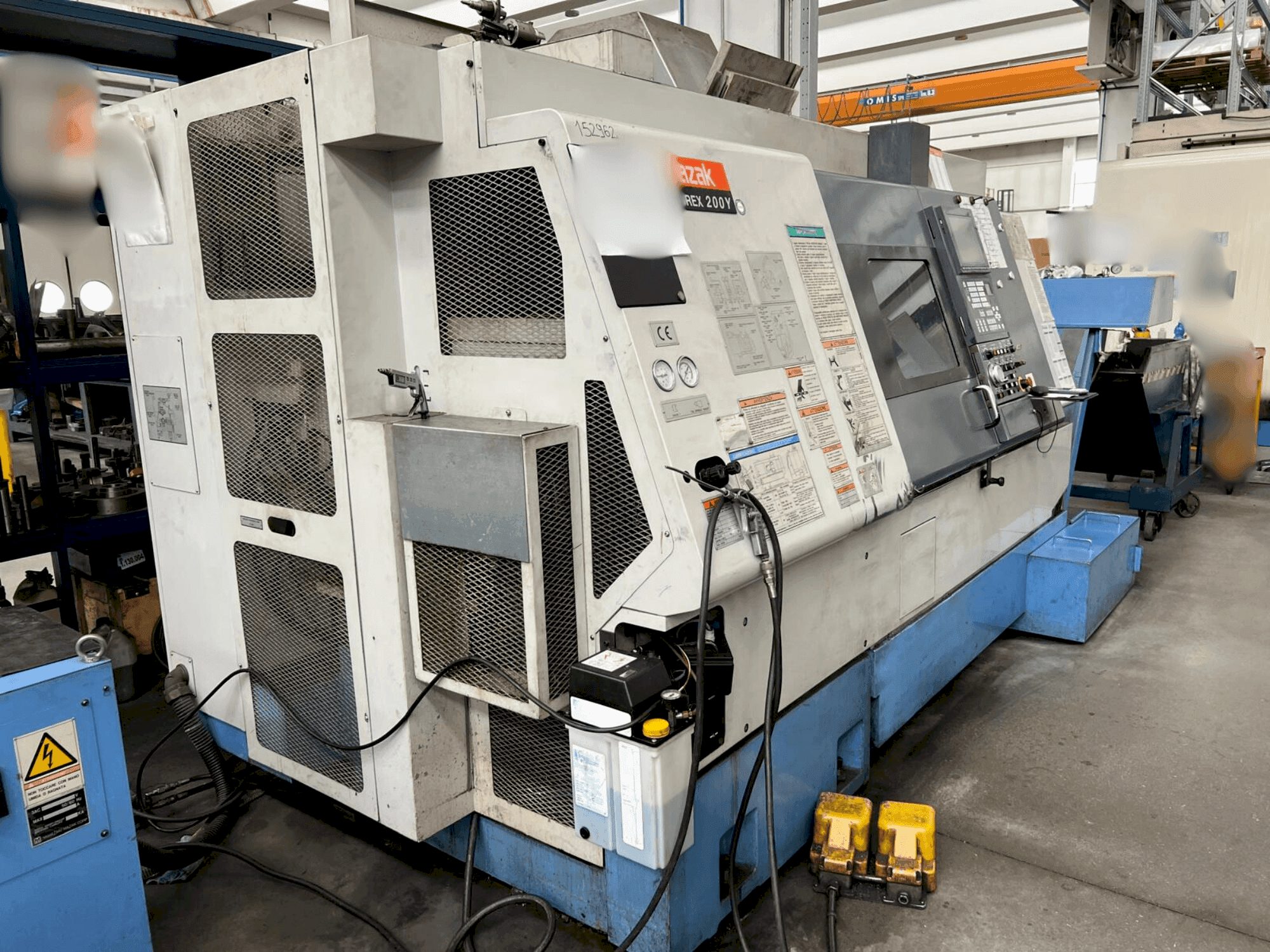 A Mazak INTEGREX 200Y gép elölnézete