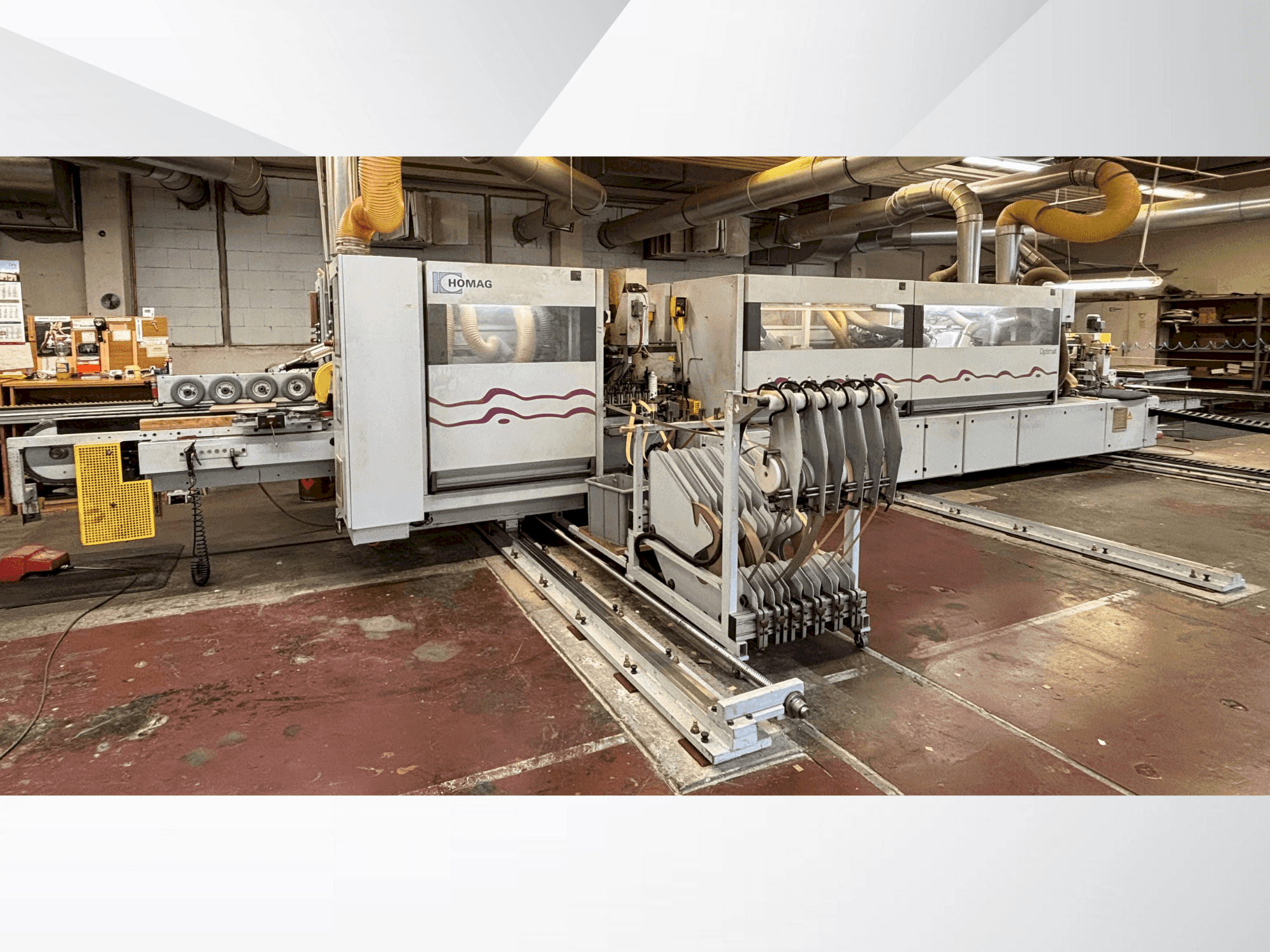 A HOMAG Optimat KF 26/8/A3/25 gép elölnézete