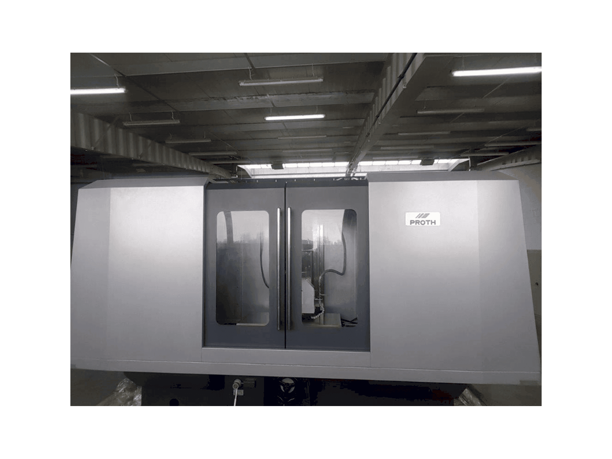 A Proth PSGC-50100AHR gép elölnézete