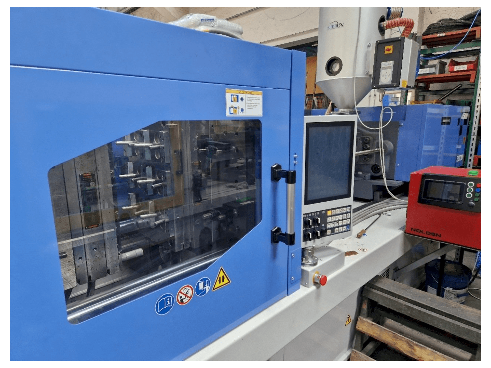 A JSW J180ADS-300U gép oldalnézete