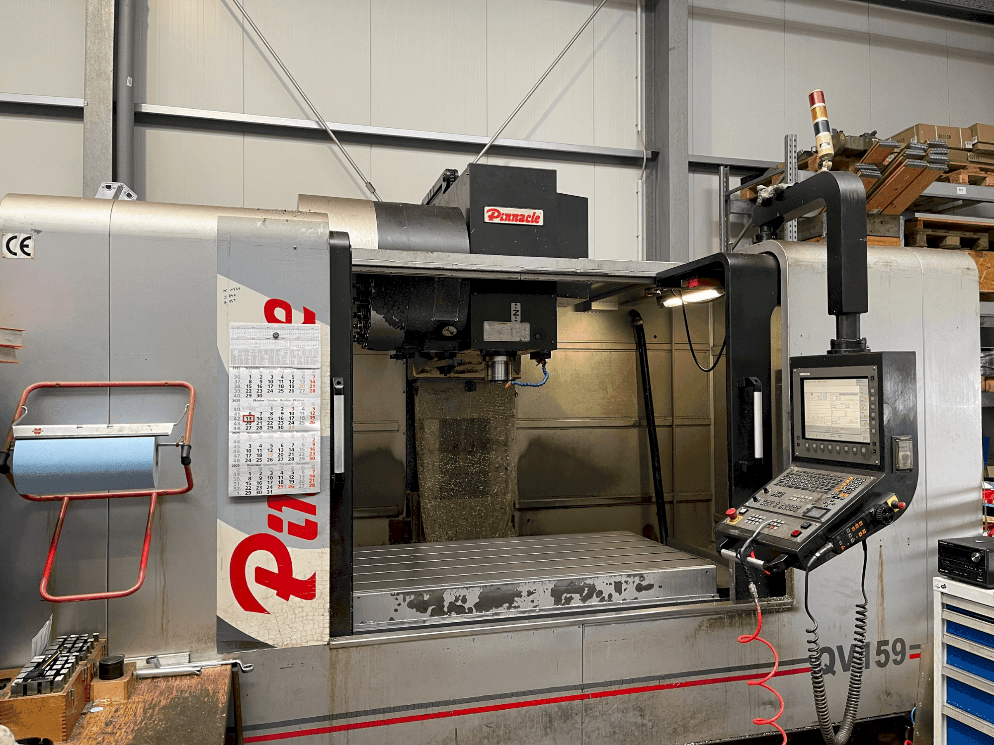 A Pinnacle QV 159 gép elölnézete