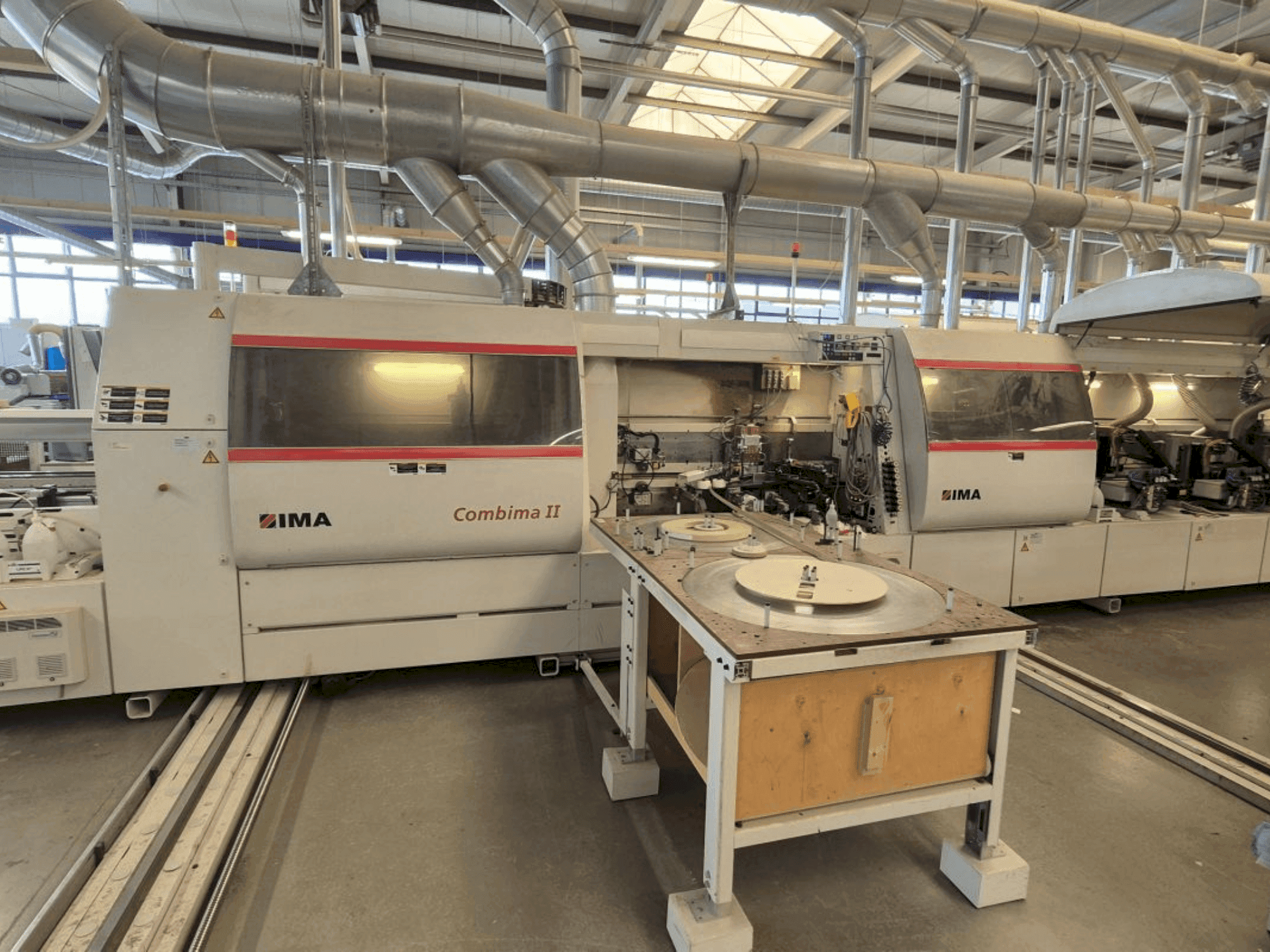 A IMA Combima/II/390/B/L12 gép elölnézete