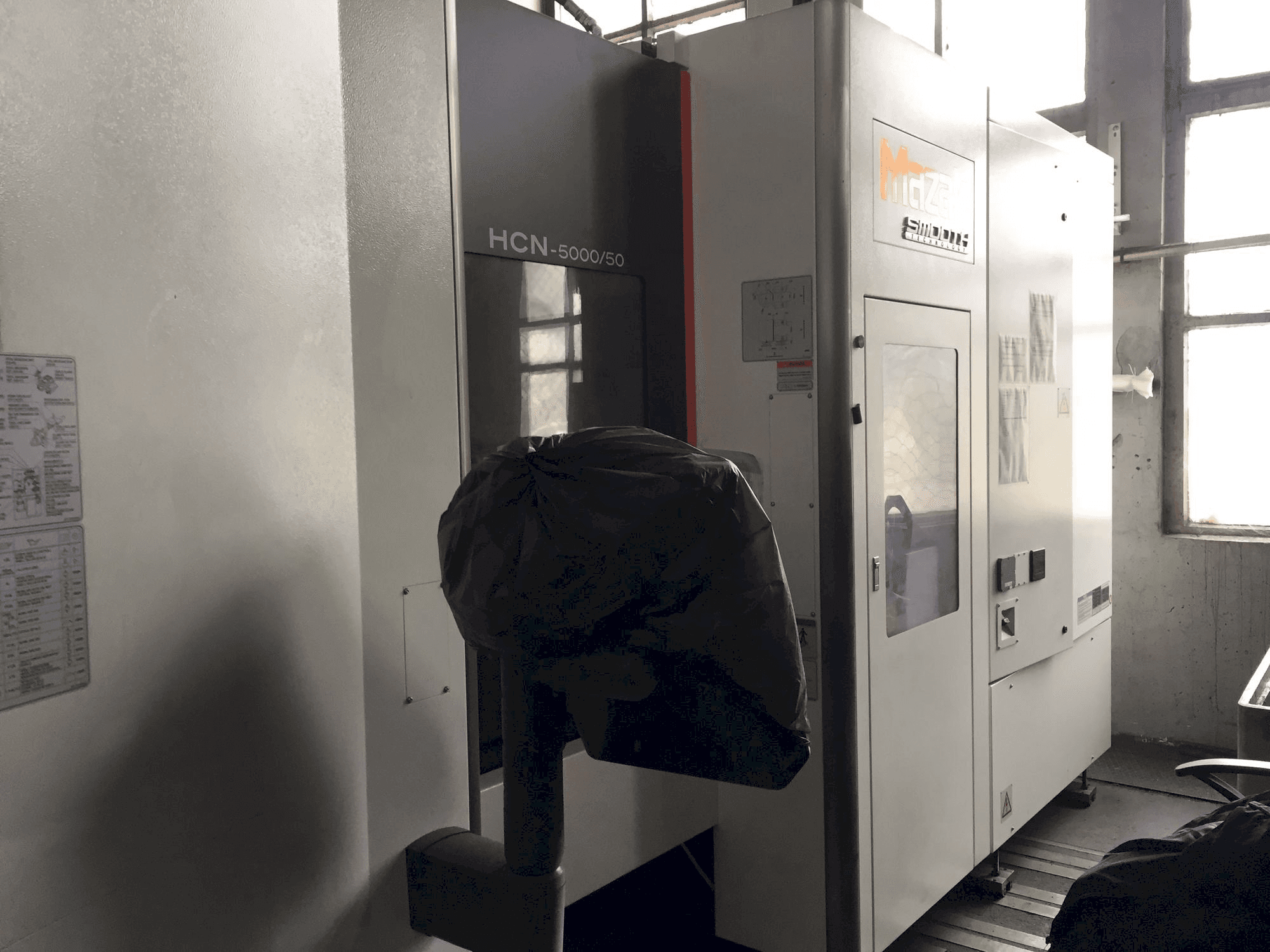 A Mazak HCN-5000/50 gép elölnézete