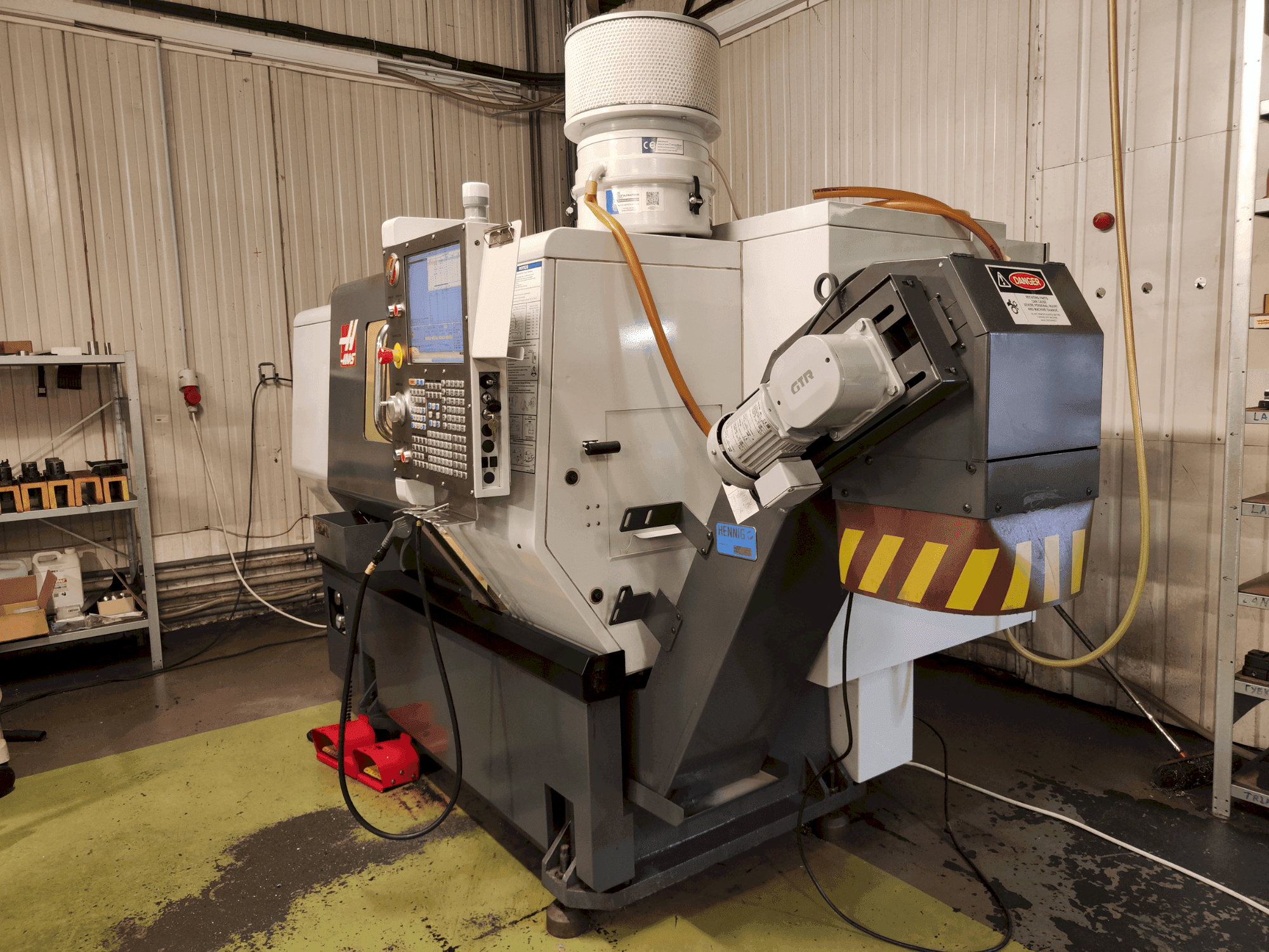 A HAAS ST-10 gép elölnézete