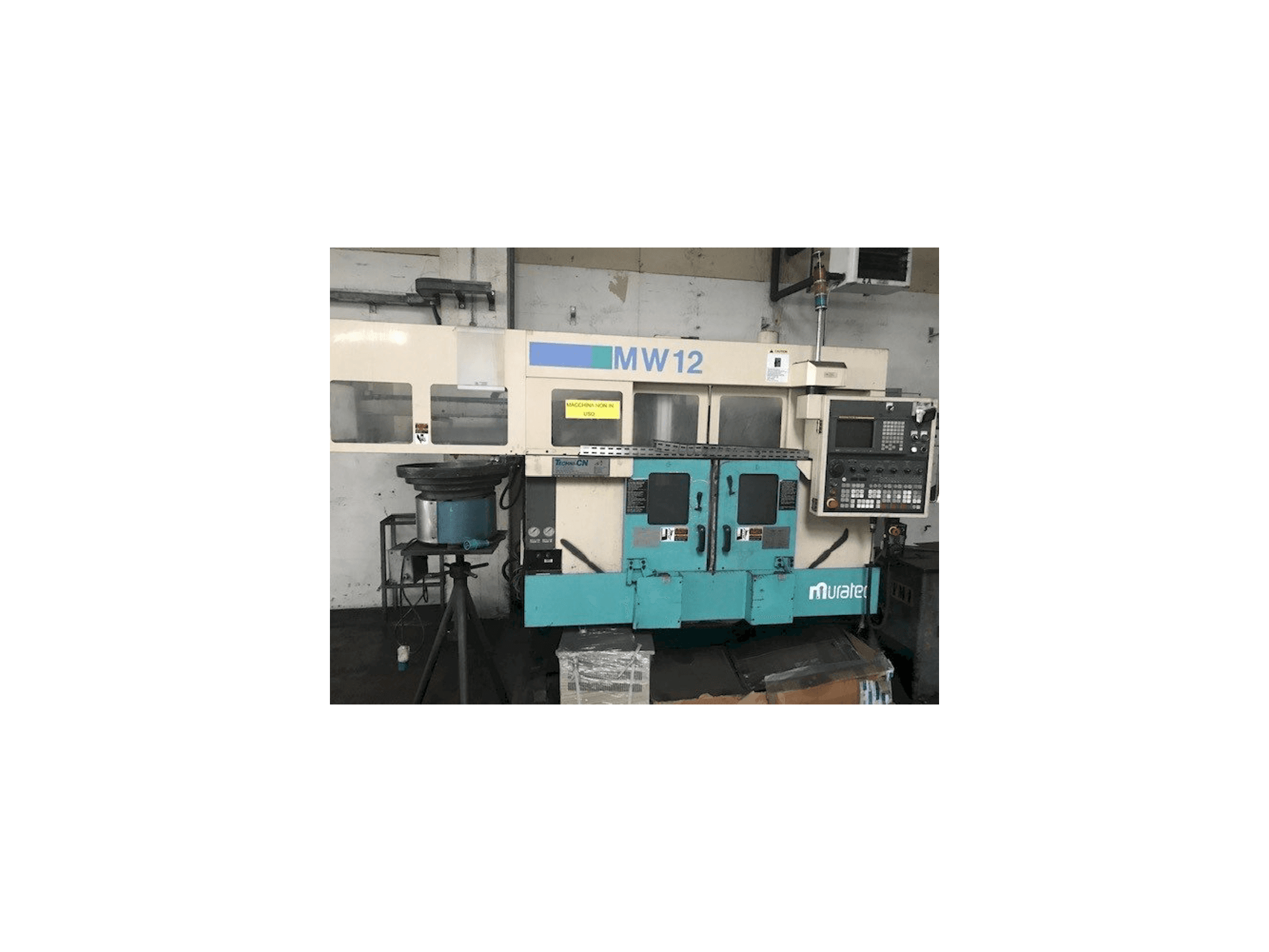 A Muratec MW 12 CNC gép elölnézete