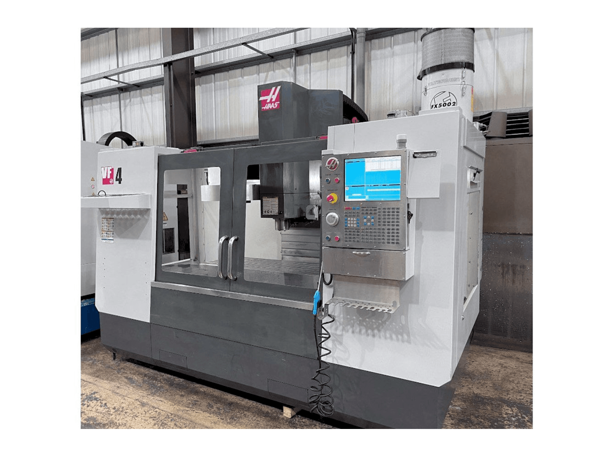 A HAAS VF-4 gép elölnézete