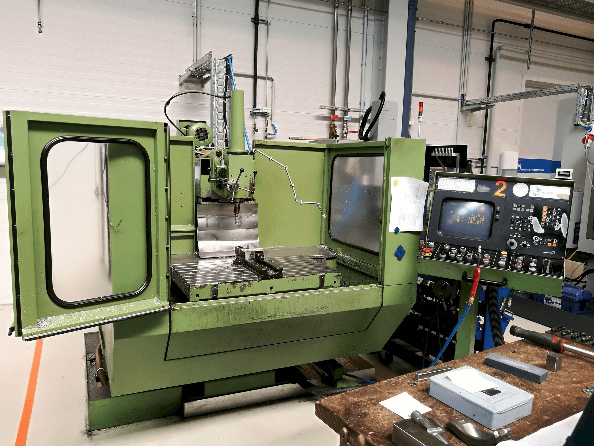 A MIKRON WF 31 gép elölnézete