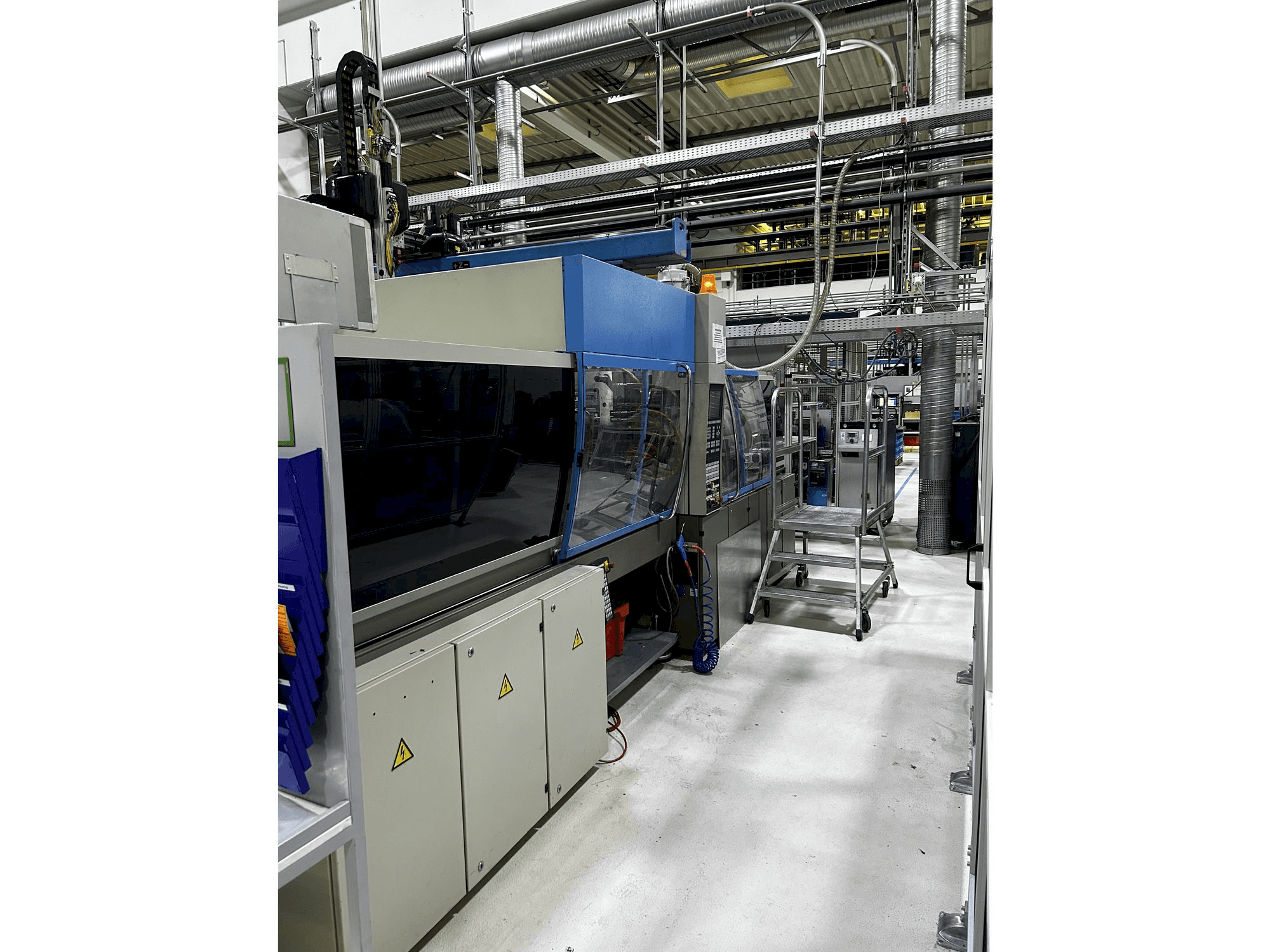 A Engel ES 750/175 HL gép elölnézete