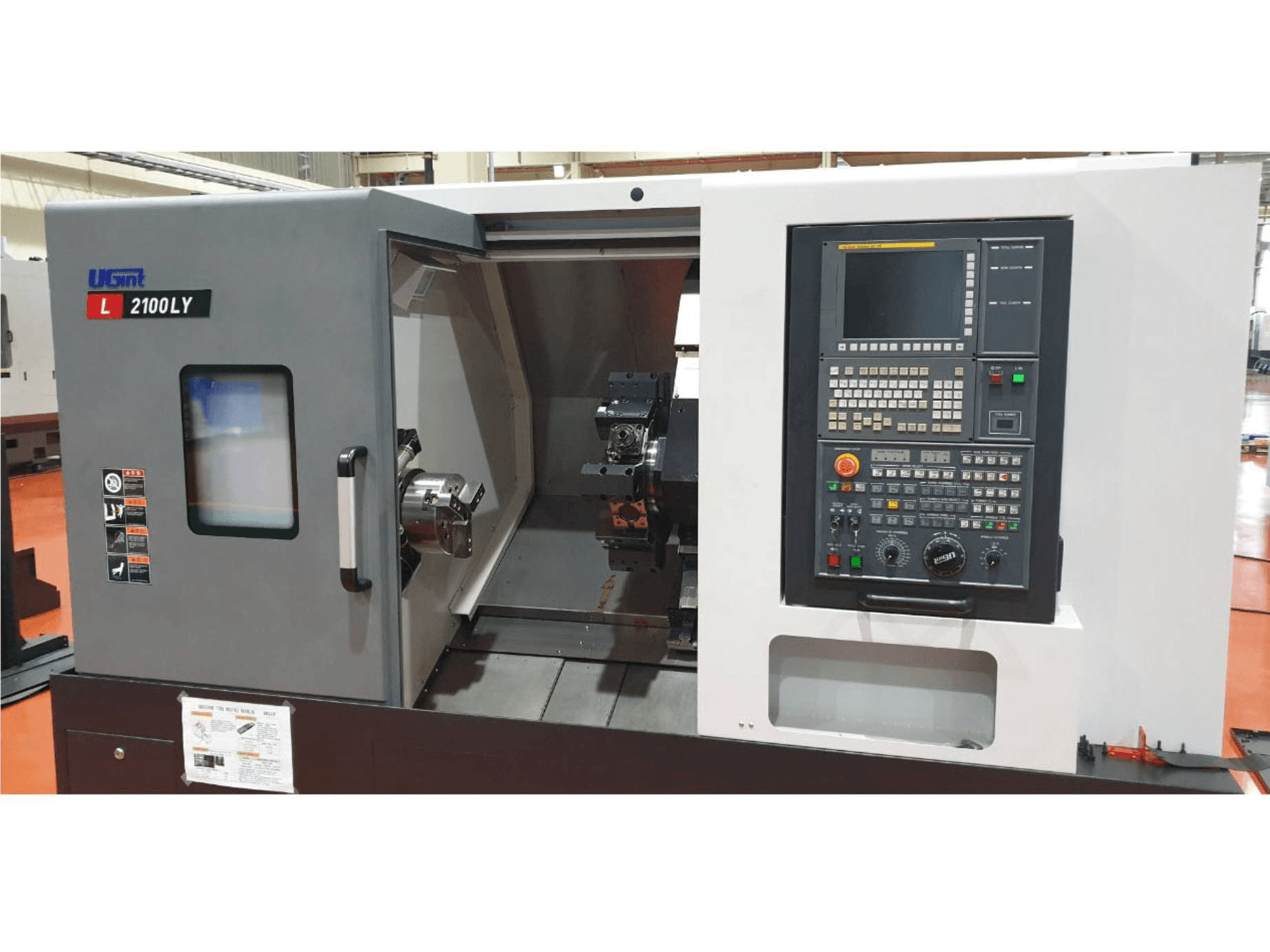 A UGINT L2100LY gép elölnézete