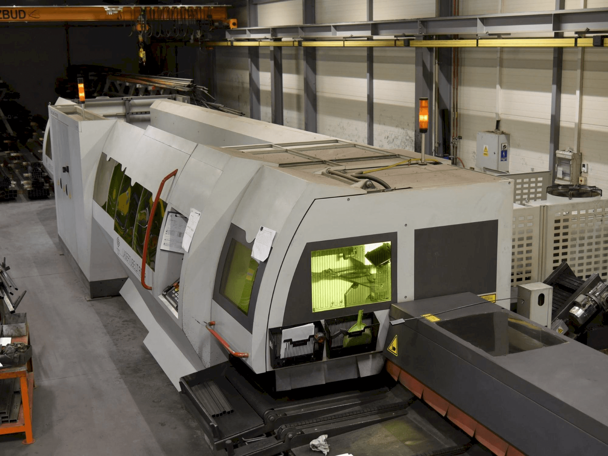 A BLM ADIGE LaserTube LT Fiber gép elölnézete