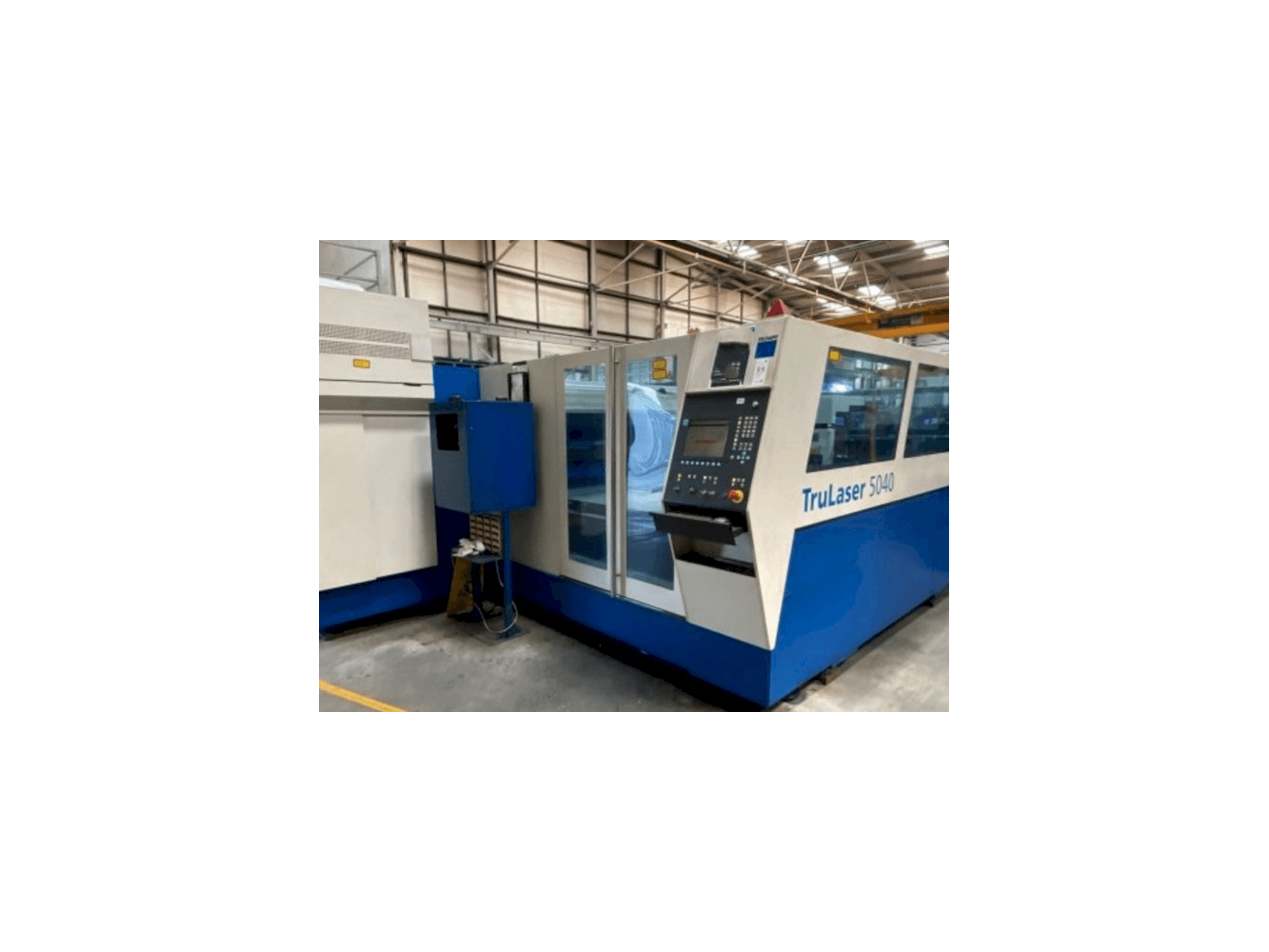 A Trumpf TruLaser 5040 gép elölnézete