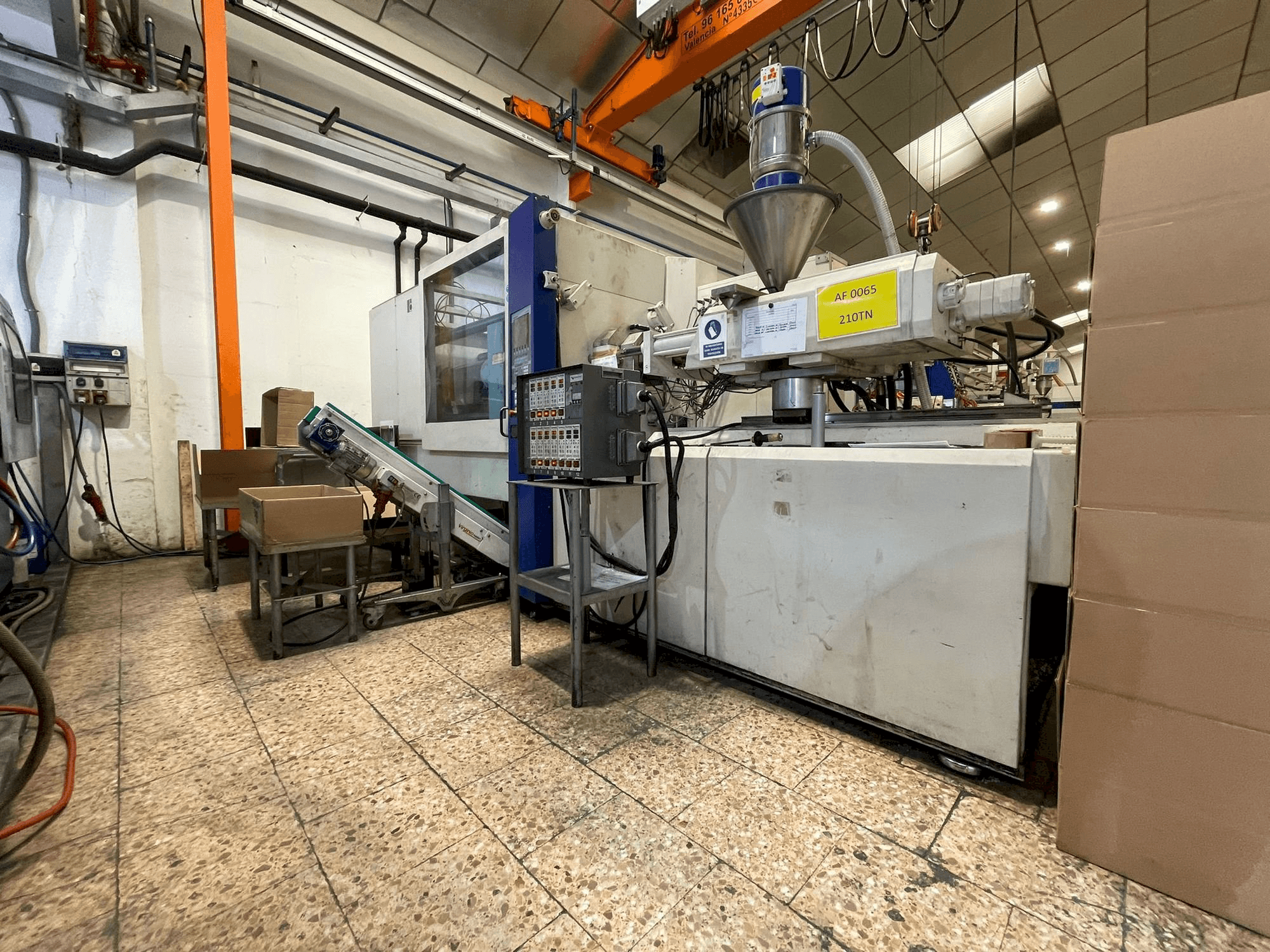 A Battenfeld HM 210/1000 S gép jobb oldali nézete