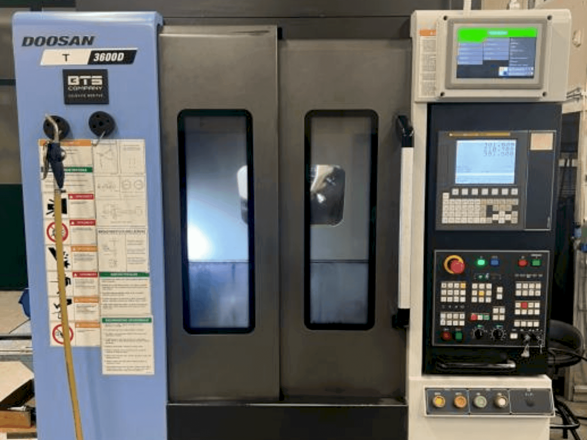 A DOOSAN T3600 D gép elölnézete