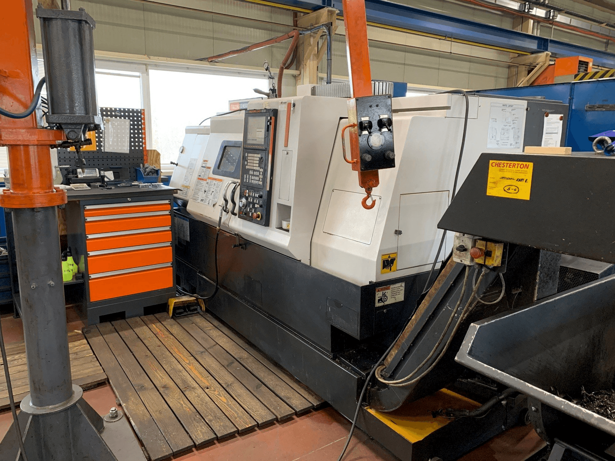 A Mazak QTN - 250 gép elölnézete