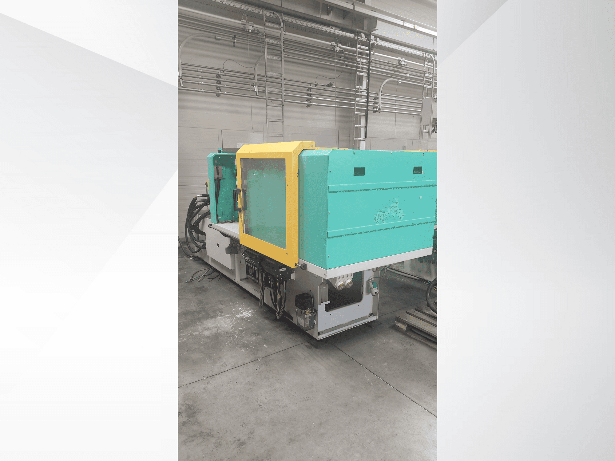 A Arburg 470 H 1000-290 gép elölnézete