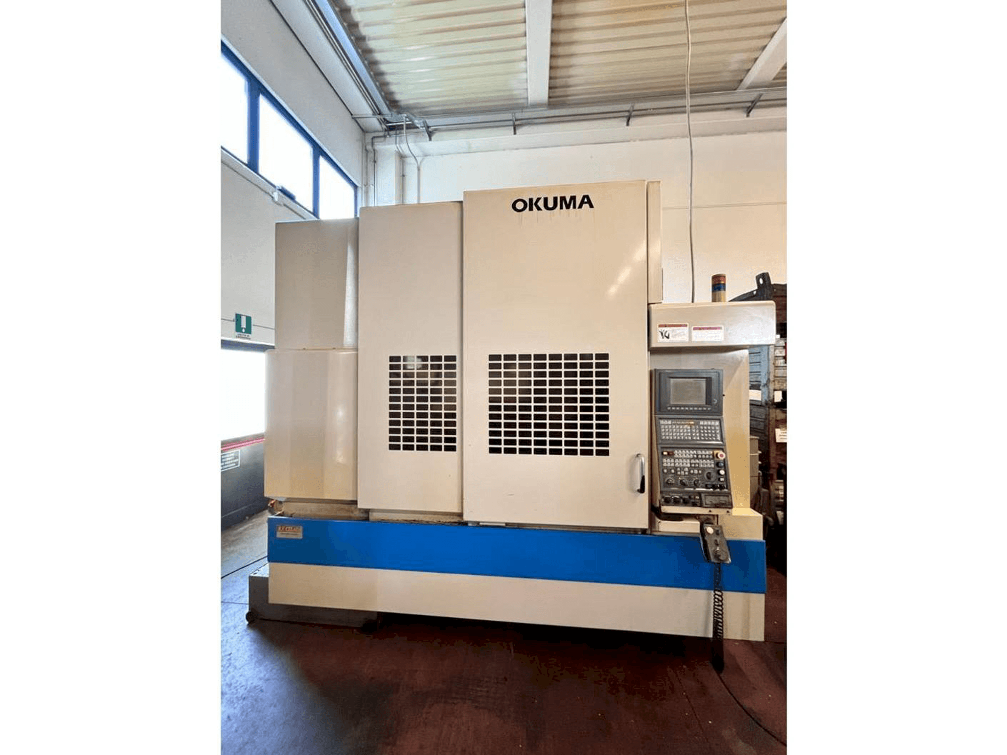 A Okuma MX55 VA gép elölnézete