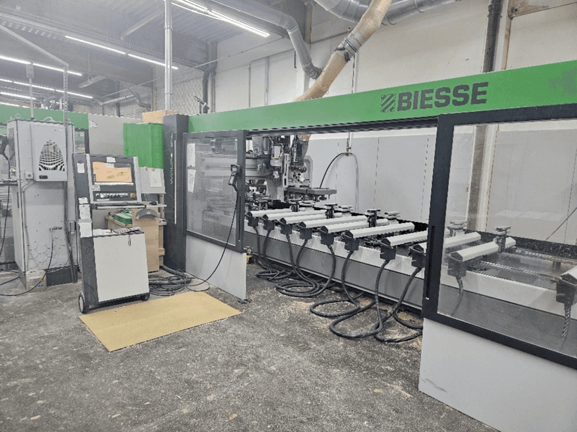 A BIESSE WINDOW PRODUCTION LINE WEINIG / BIESSE gép elölnézete