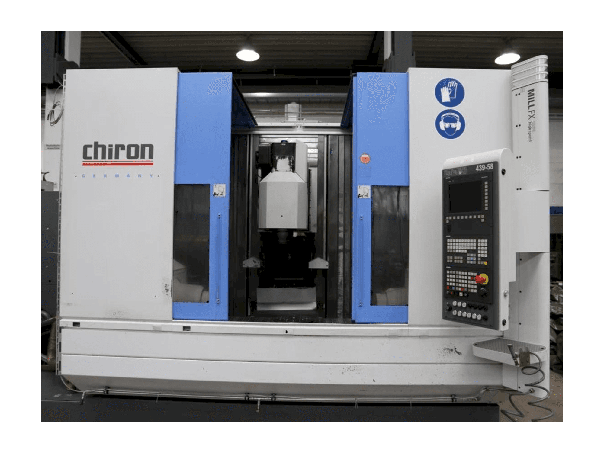 A CHIRON Mill 1250 gép elölnézete