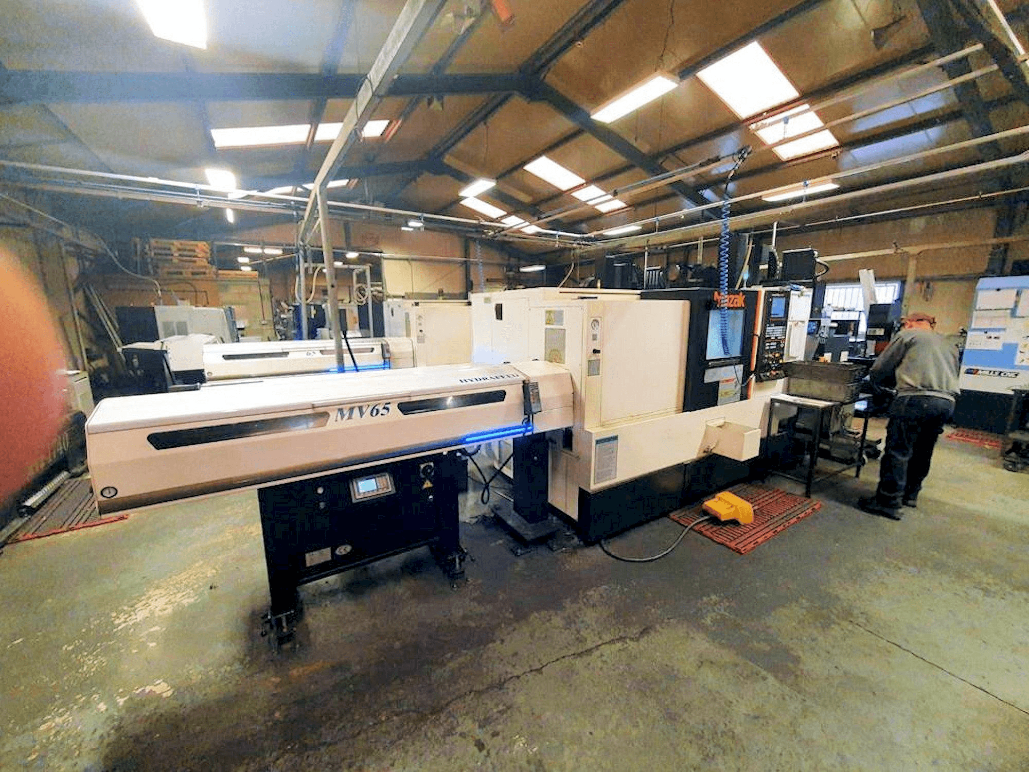 A Mazak Quick Turn Smart 200 gép elölnézete