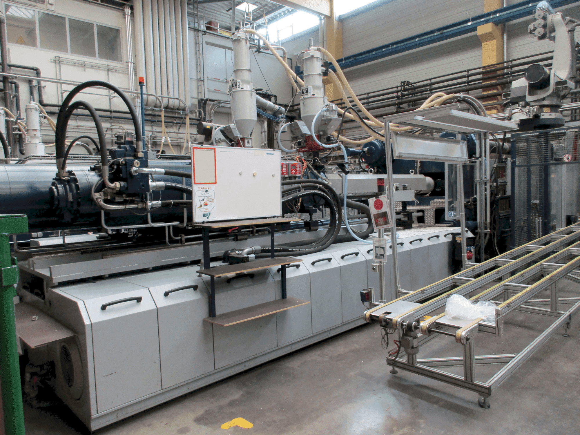 A Engel DUO 18000H/10000H/1300 Combi gép elölnézete