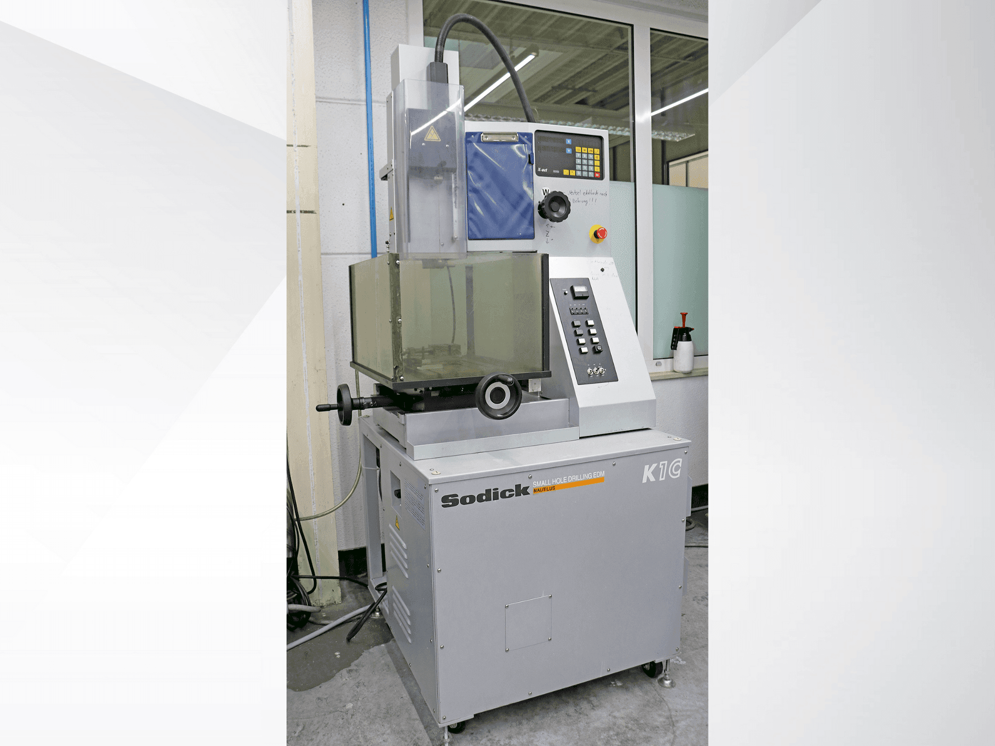 A Sodick KIC gép elölnézete