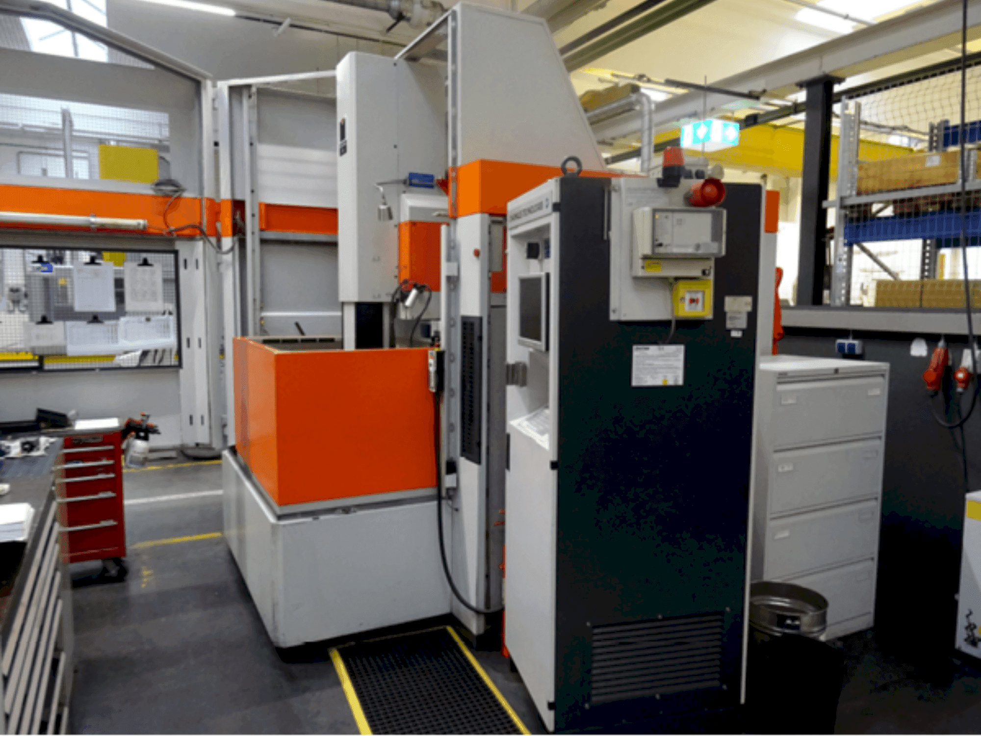 A CHARMILLES Roboform 41 gép elölnézete