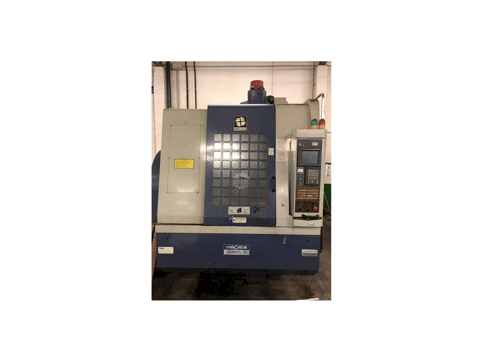 A HWACHEON SIRIUS U gép elölnézete