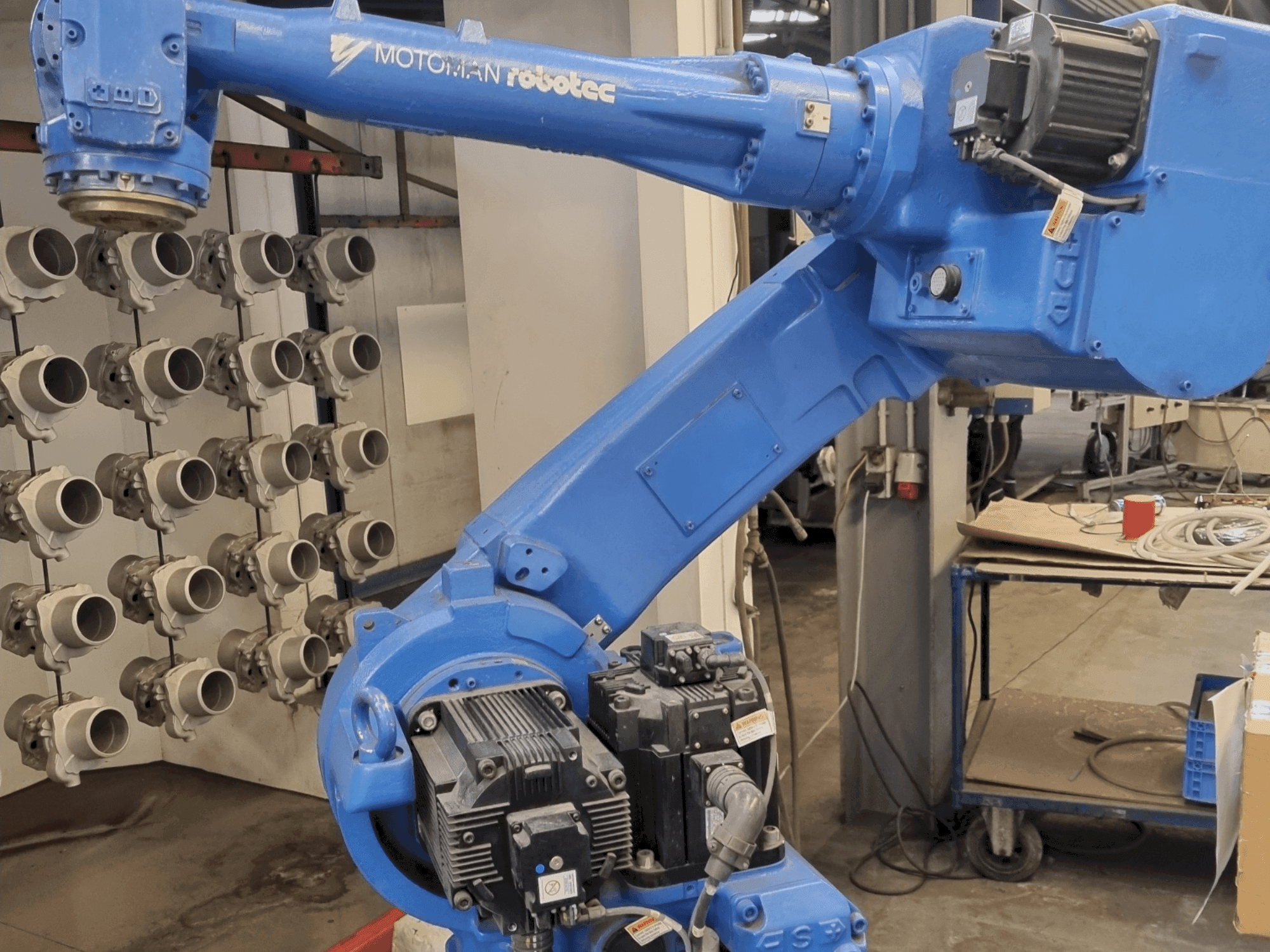 A MOTOMAN UP50N gép elölnézete