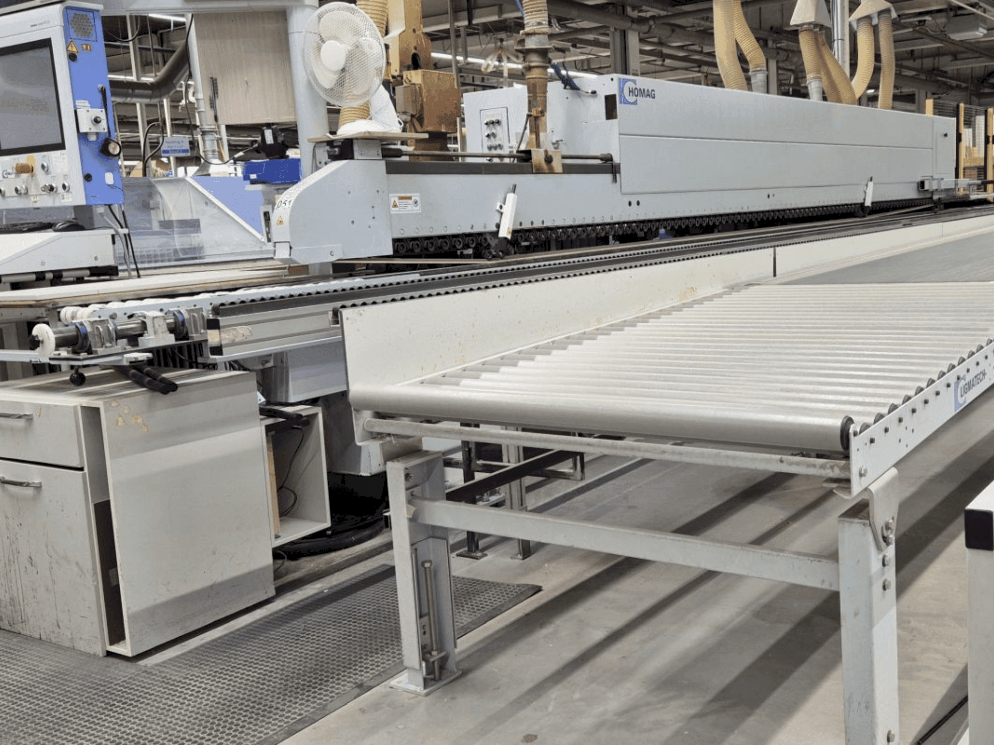 A HOMAG KAL 310/7/A3 gép elölnézete