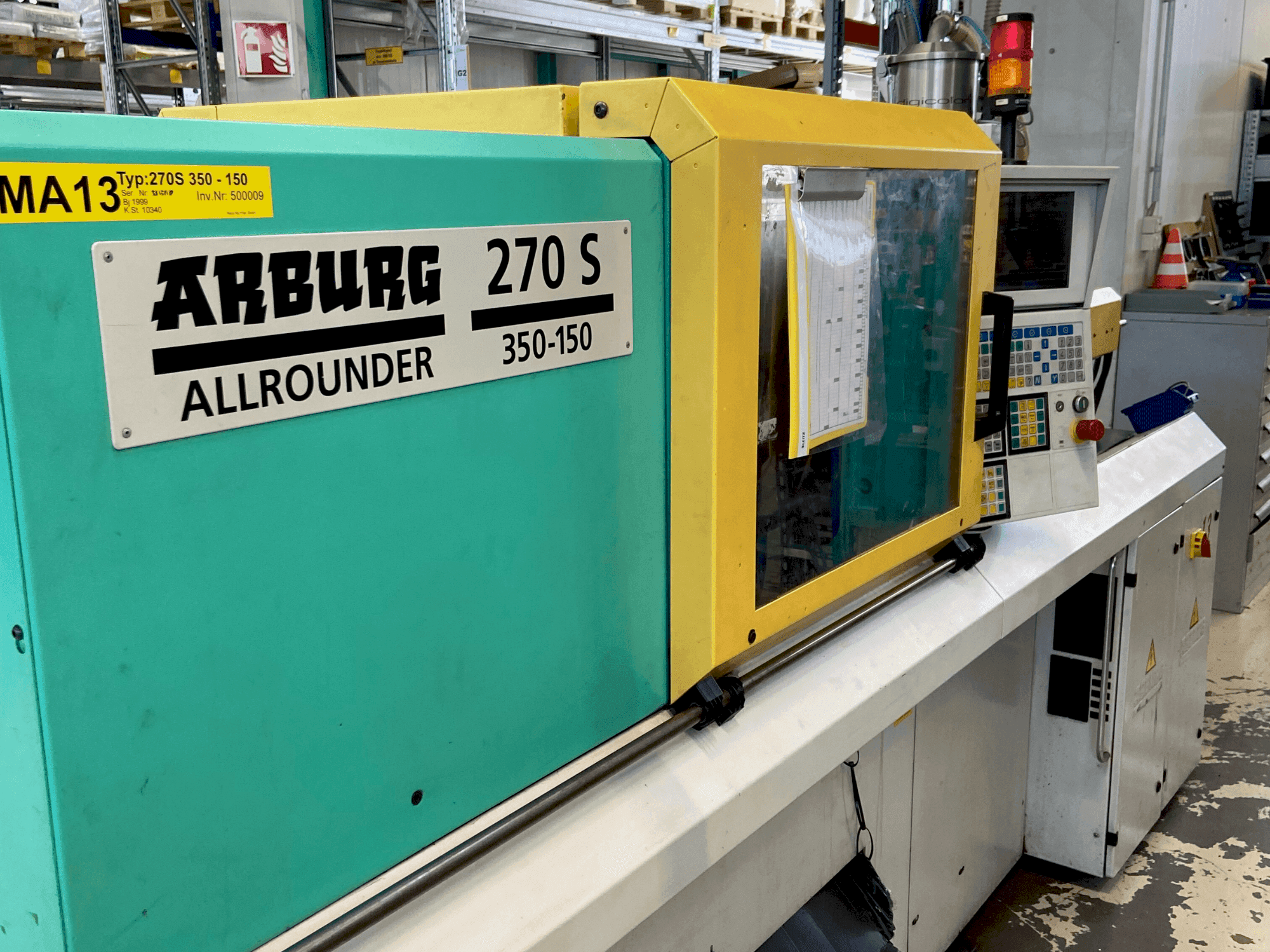 A Arburg Allrounder 270 S 250-60 gép elölnézete