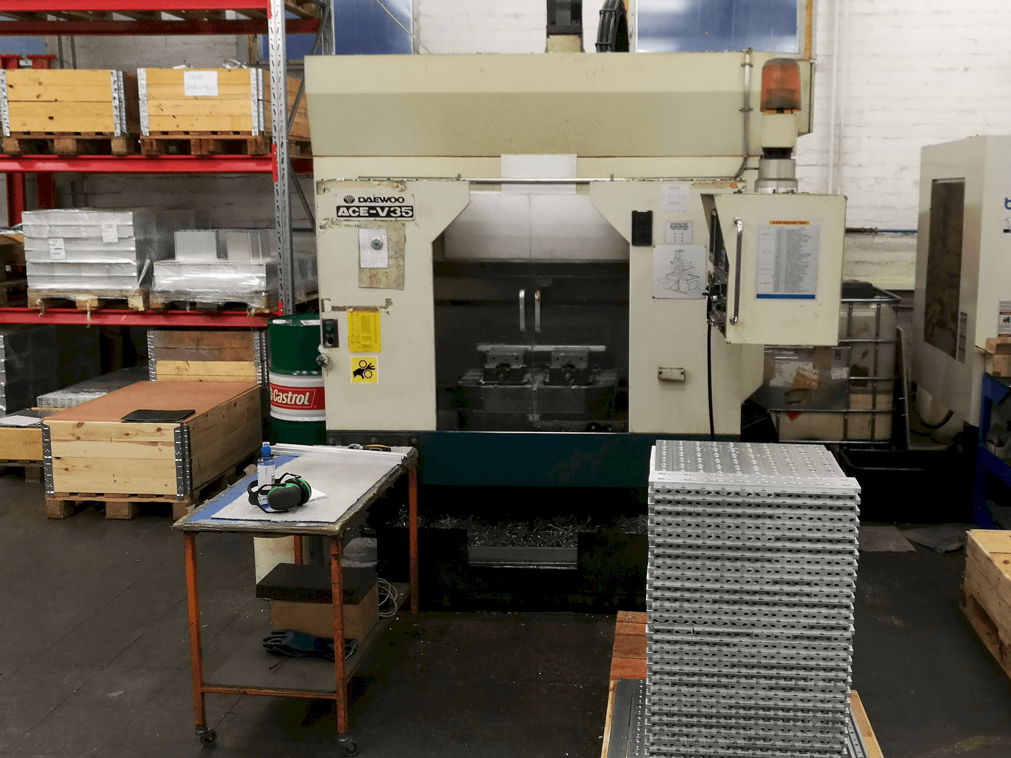 A DAEWOO ACE V-35 gép elölnézete