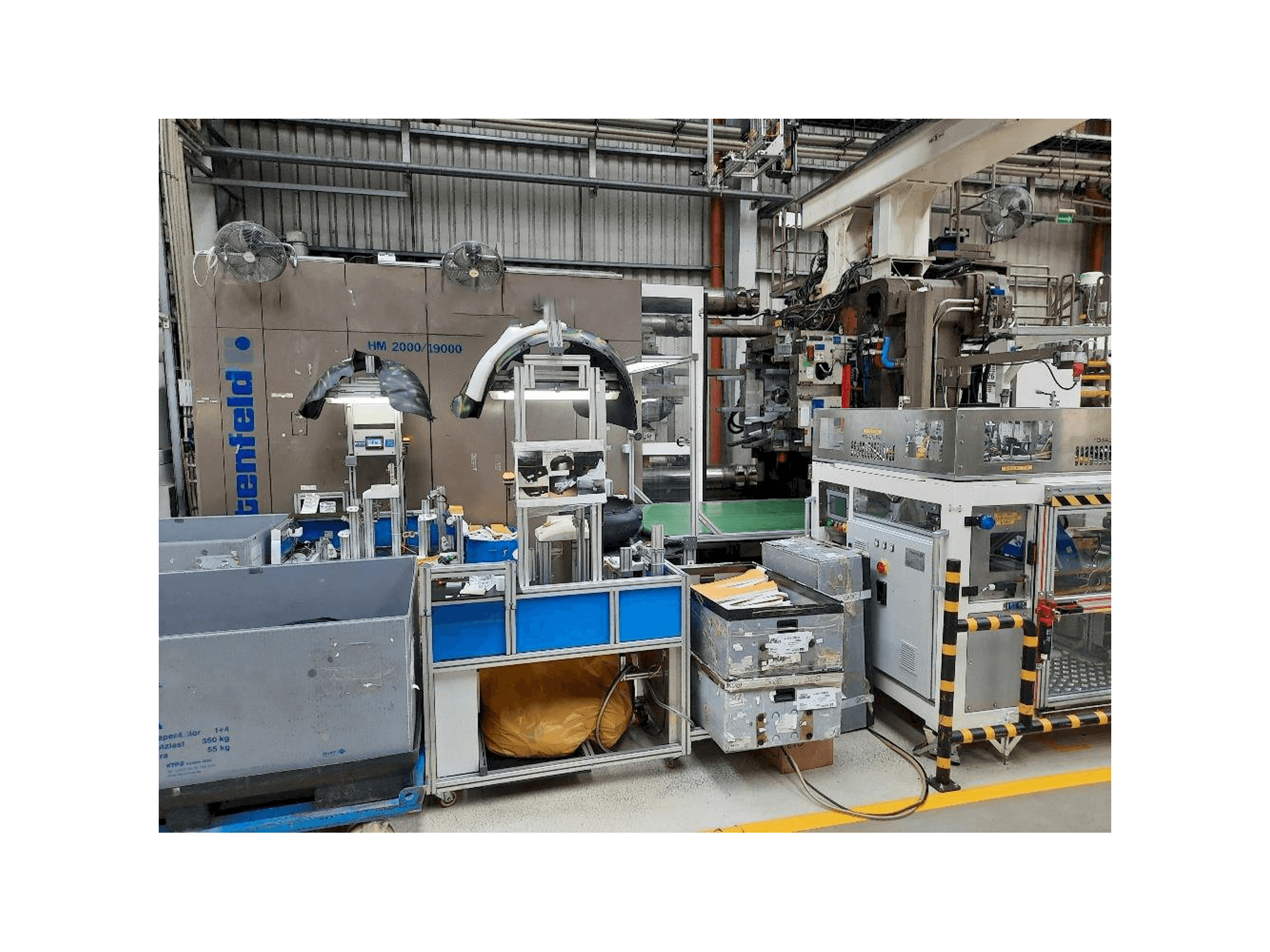 A Battenfeld HM2000/19000 gép elölnézete