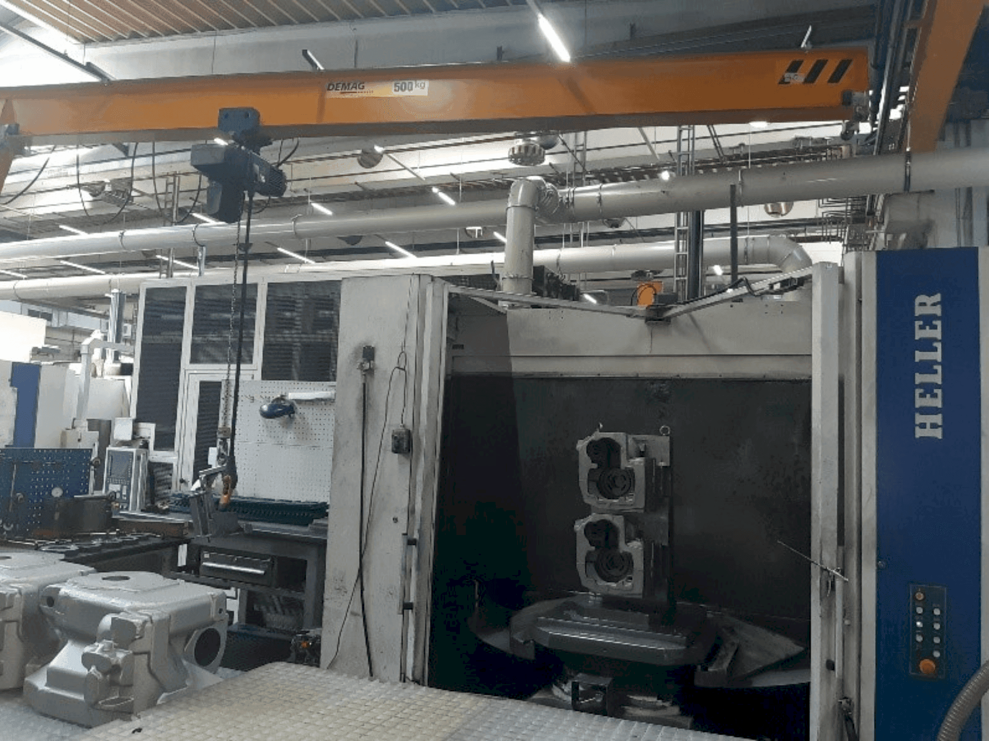 A HELLER MCH 350 gép elölnézete