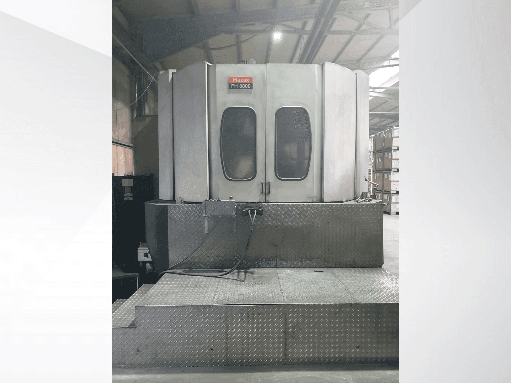A Mazak FH 8800 gép elölnézete