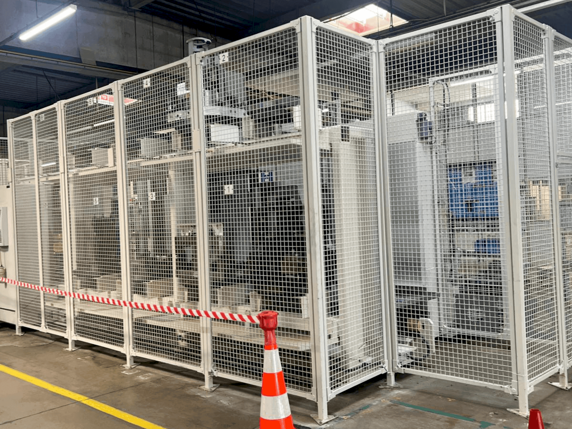 A HELLER MCH 250 gép elölnézete