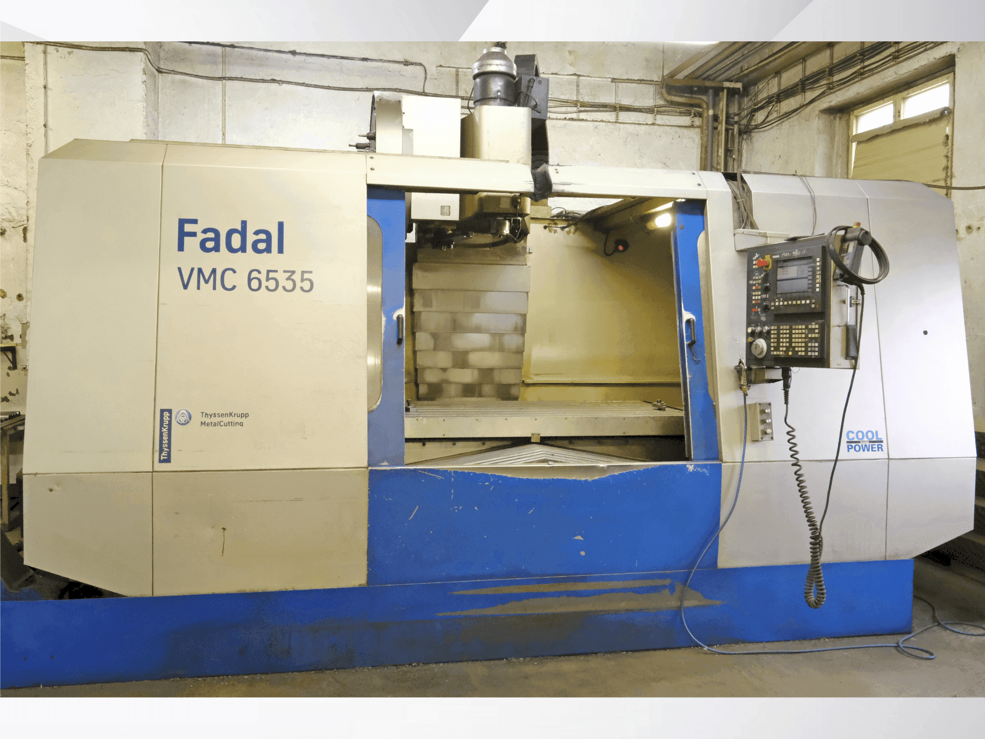 A FADAL VMC 6535 HT gép elölnézete