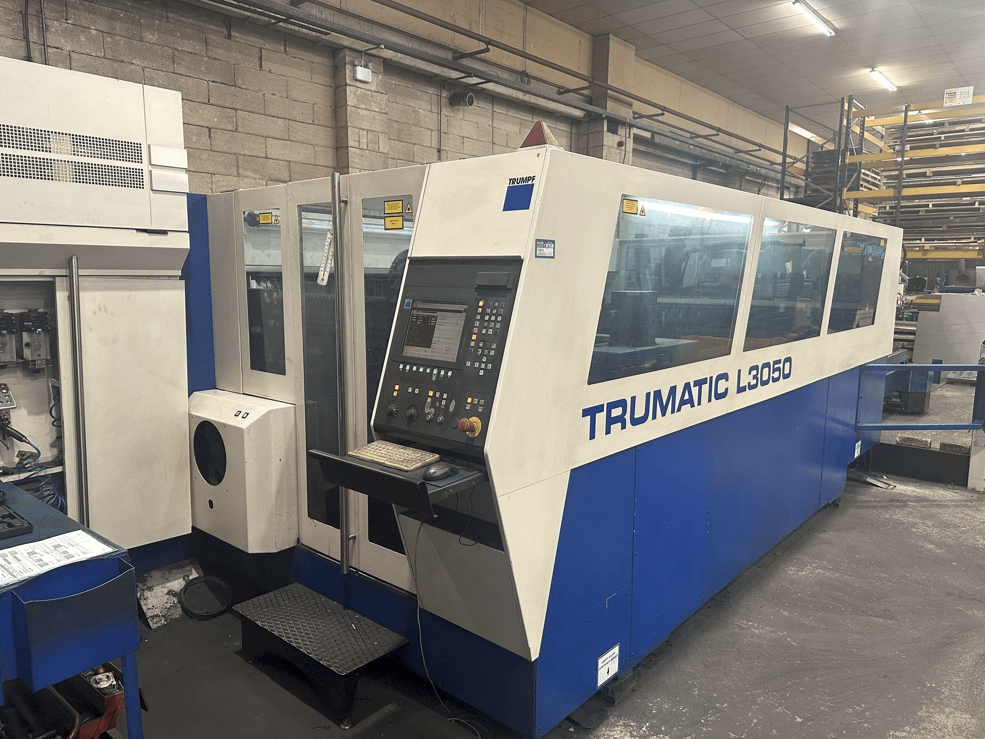 A Trumpf Trumatic L3050 gép elölnézete