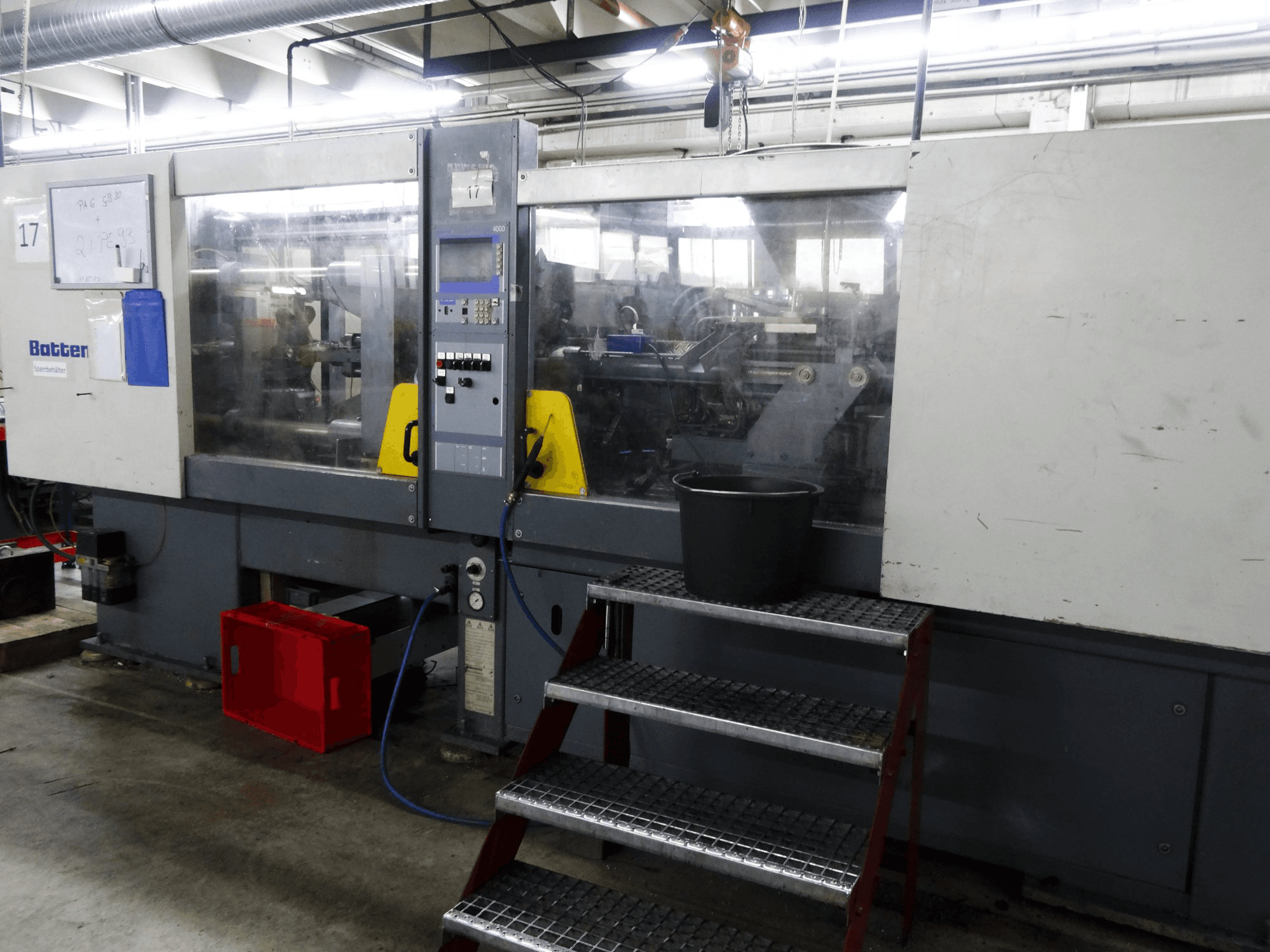 A Battenfeld BA 1500/630 BK gép jobb nézete