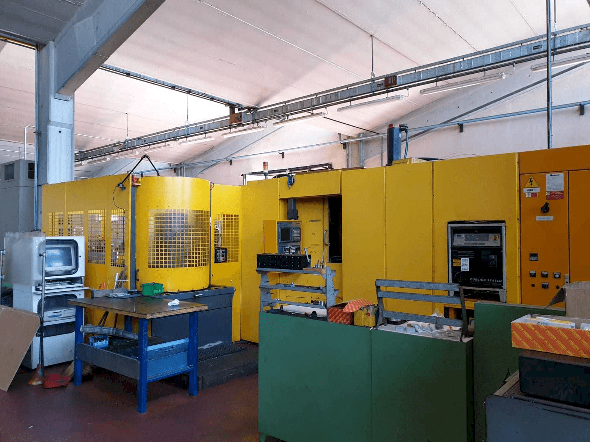 A Mandelli Thunder 500 gép elölnézete