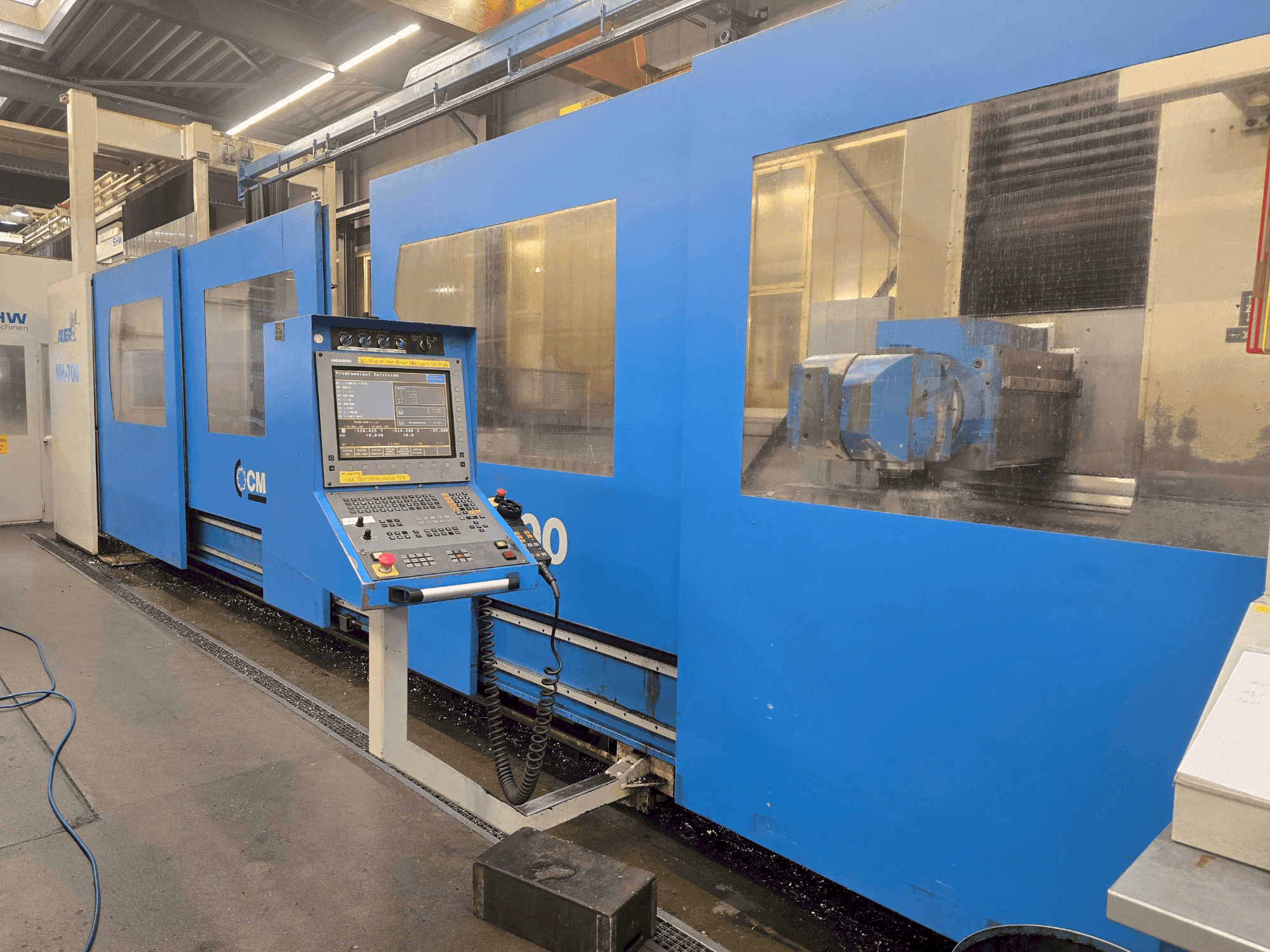 A CME MH-700 gép elölnézete