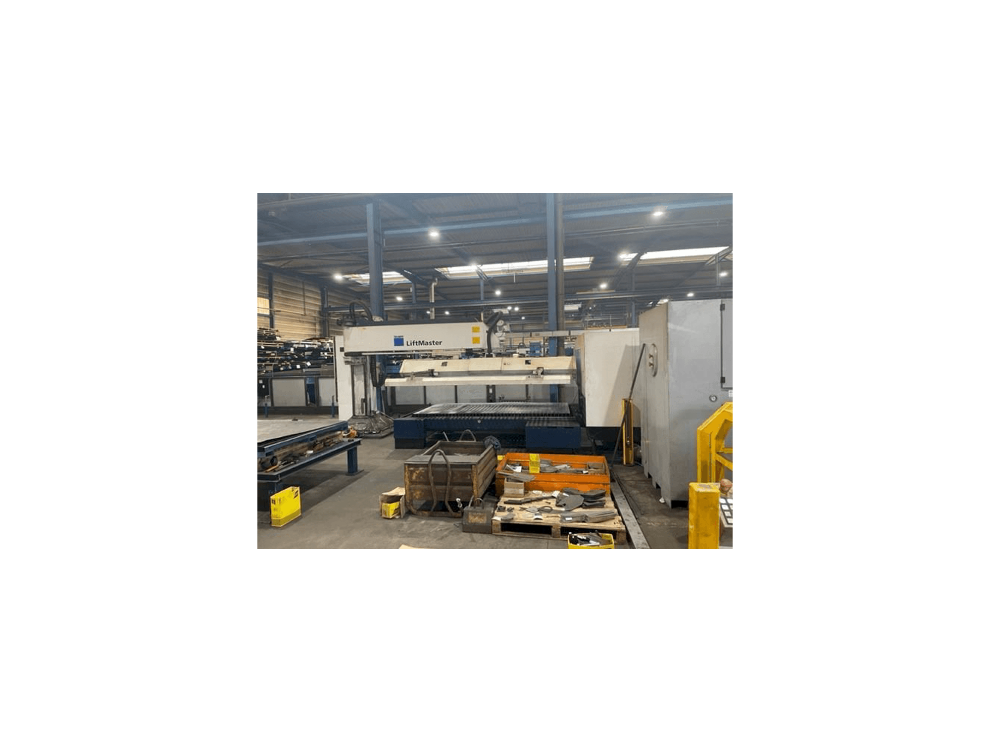 A Trumpf Trulaser 3030 gép elölnézete