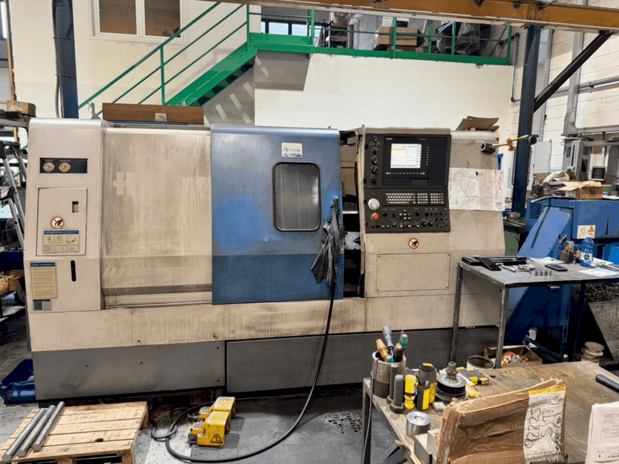 A Hyundai Hit 250C gép elölnézete